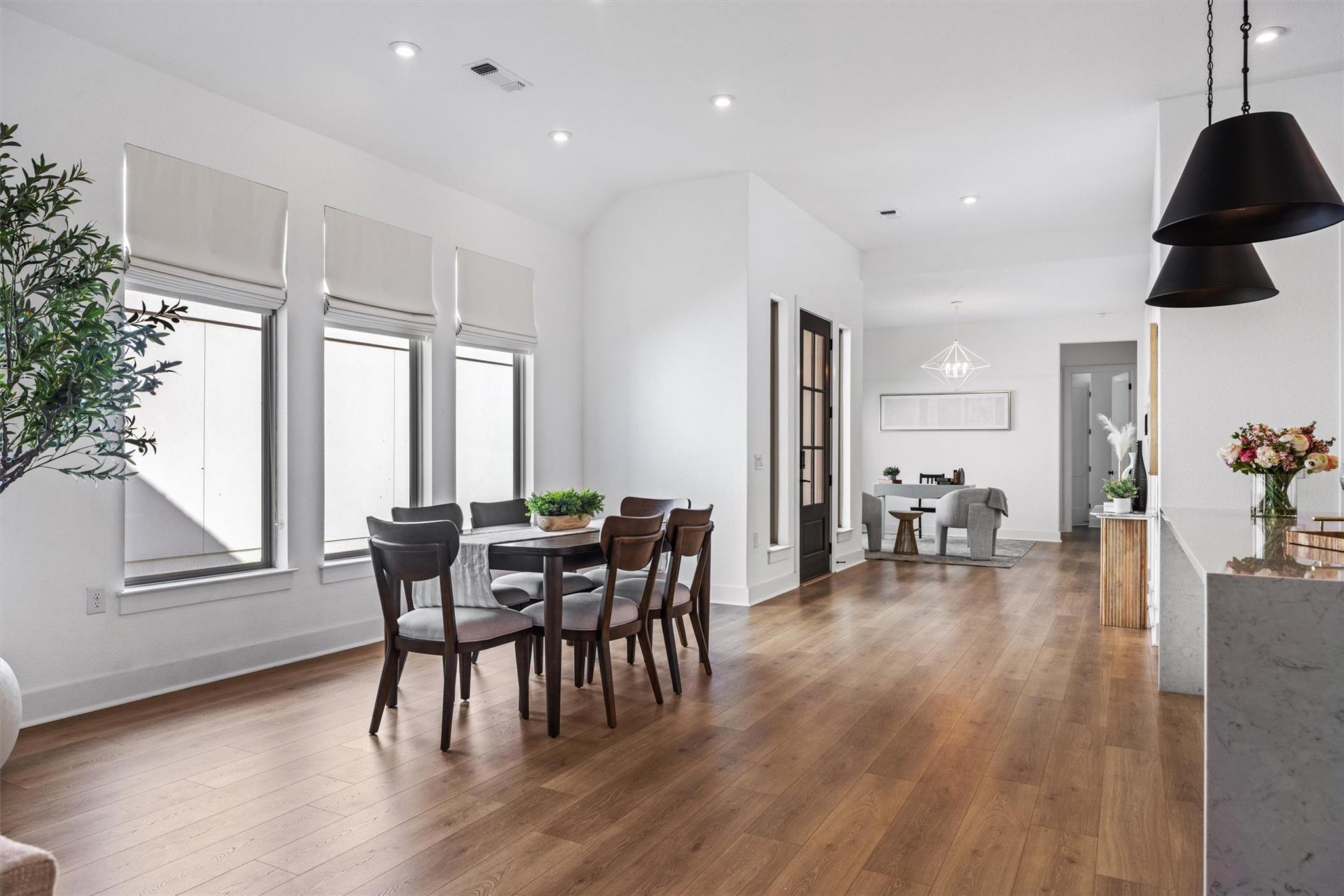 1122 Silver Dollar TRL