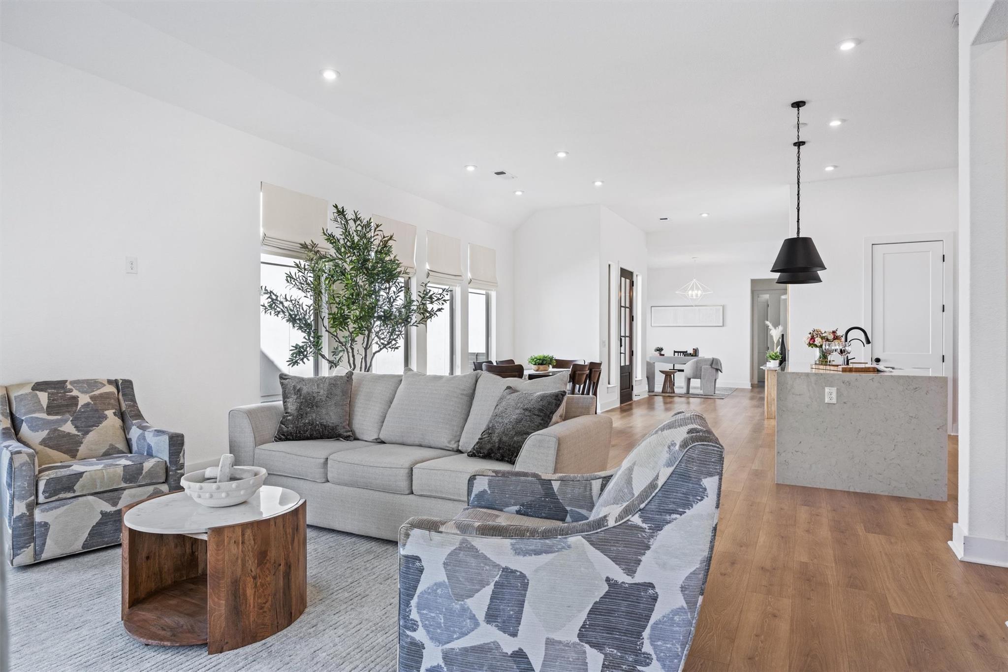 1122 Silver Dollar TRL