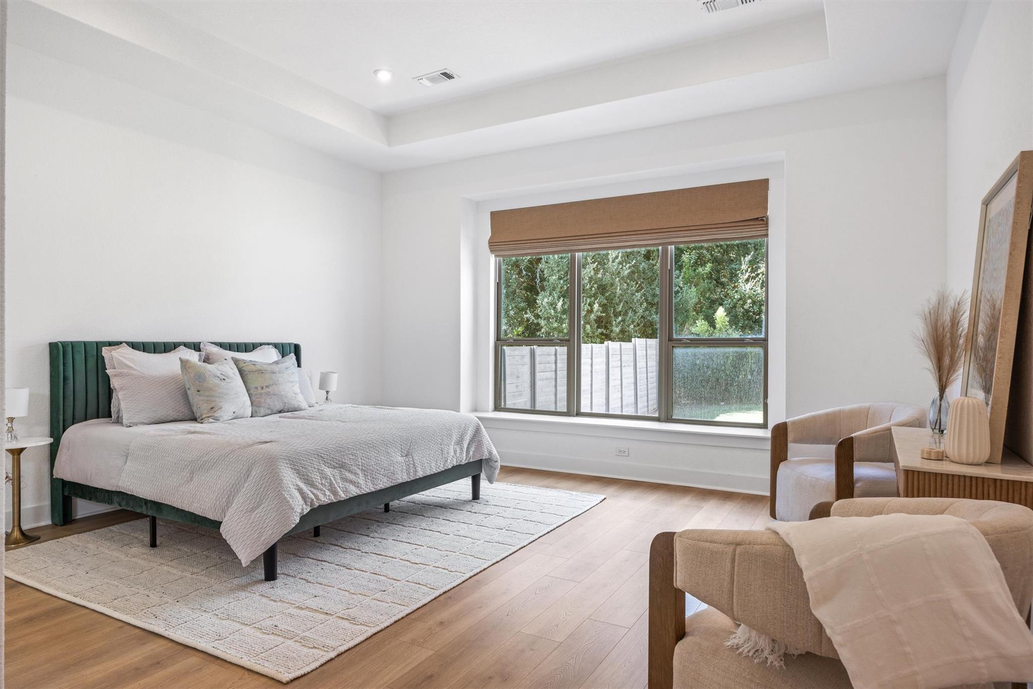 1122 Silver Dollar TRL