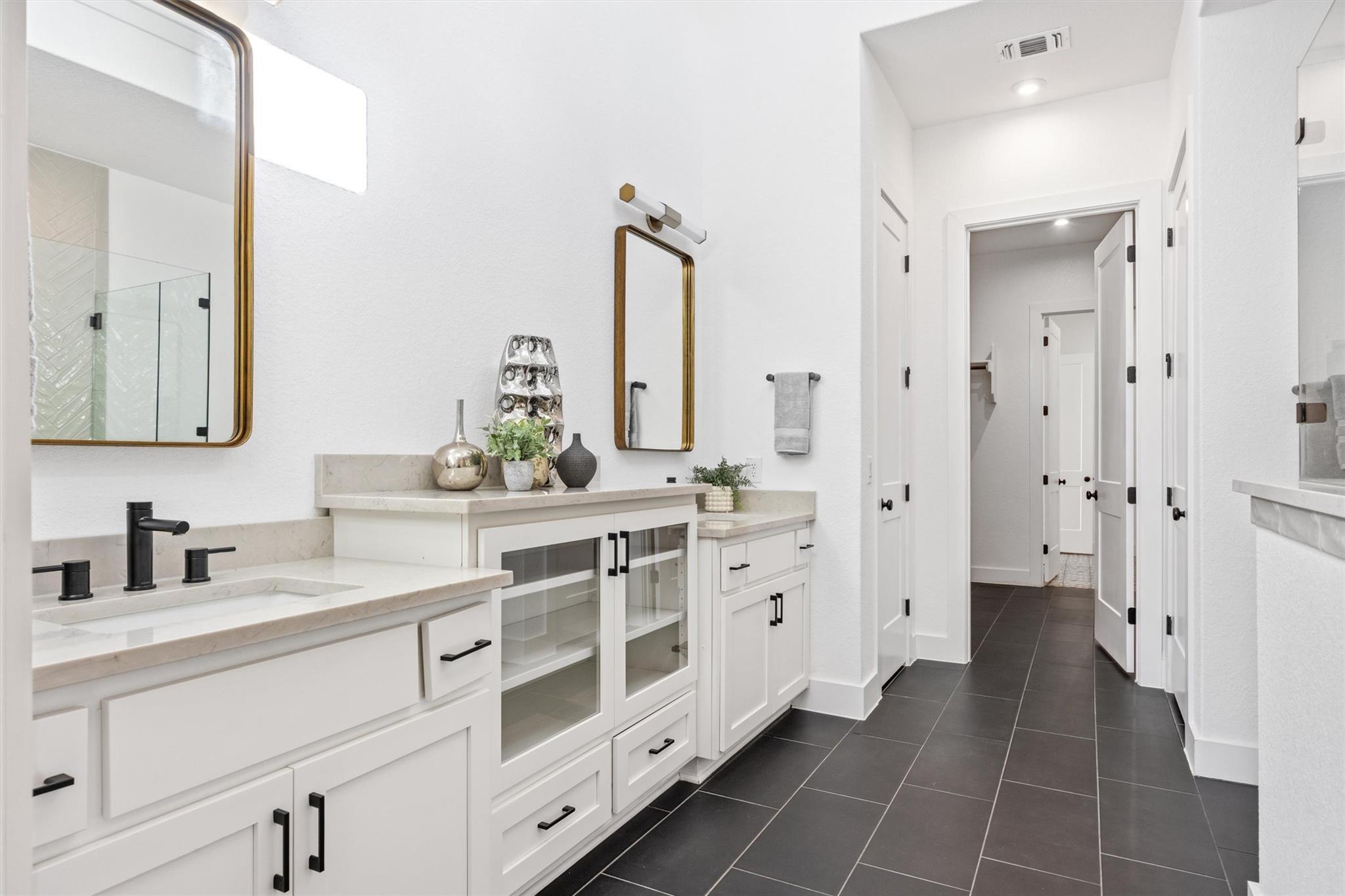 1122 Silver Dollar TRL