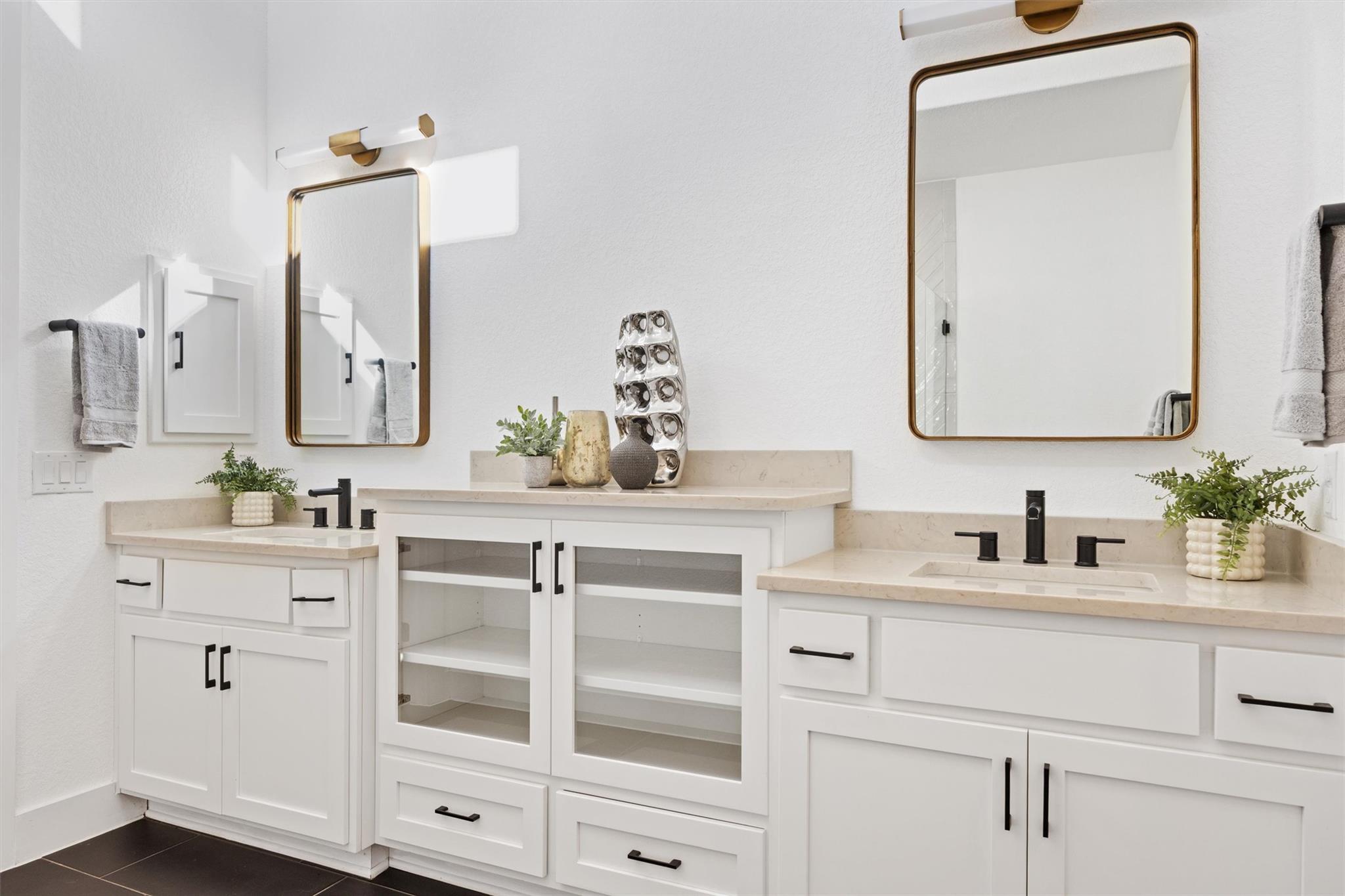 1122 Silver Dollar TRL