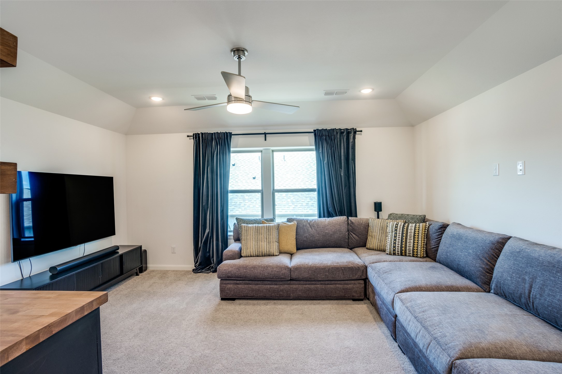 4011 Cloverleaf Trail