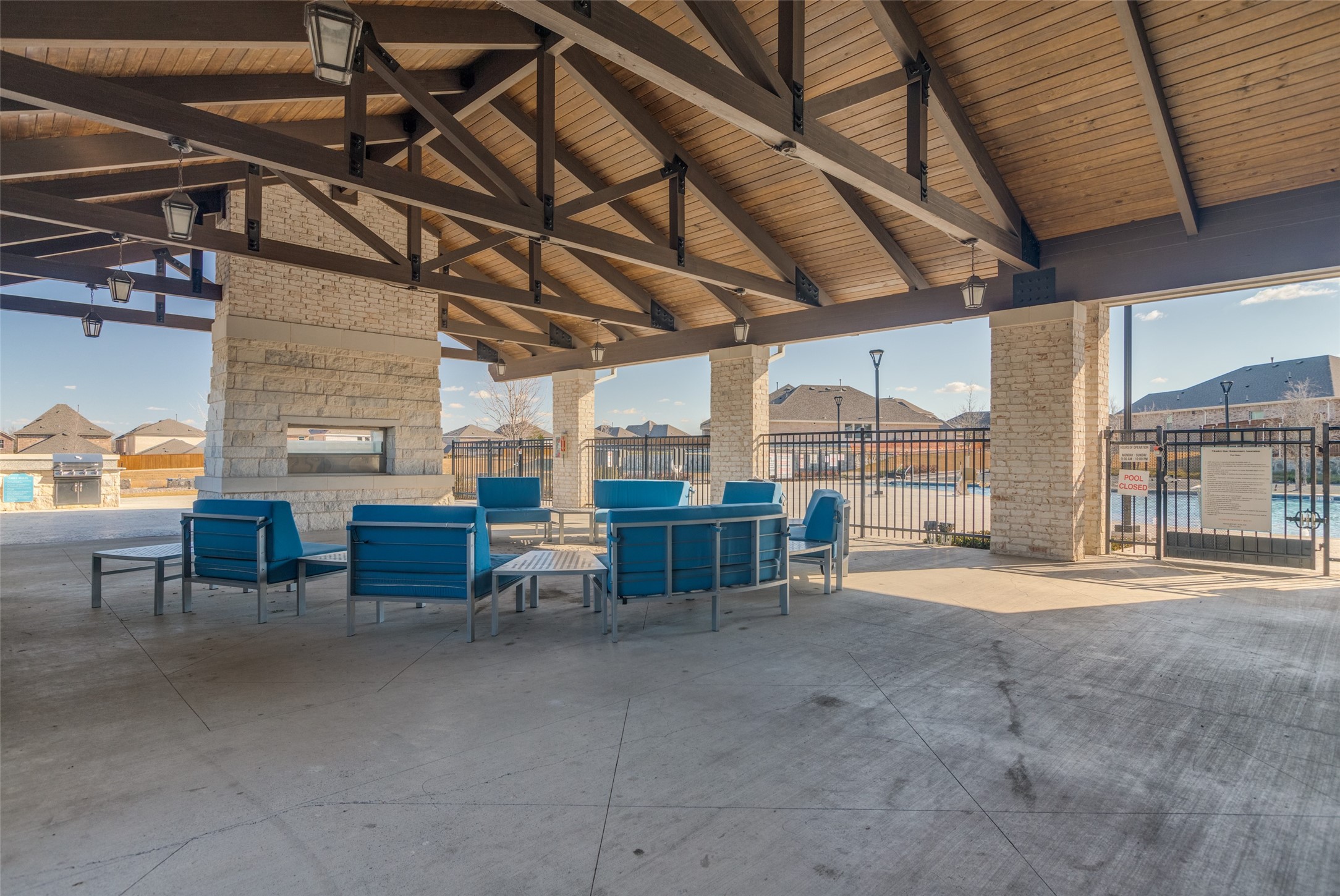 4011 Cloverleaf Trail