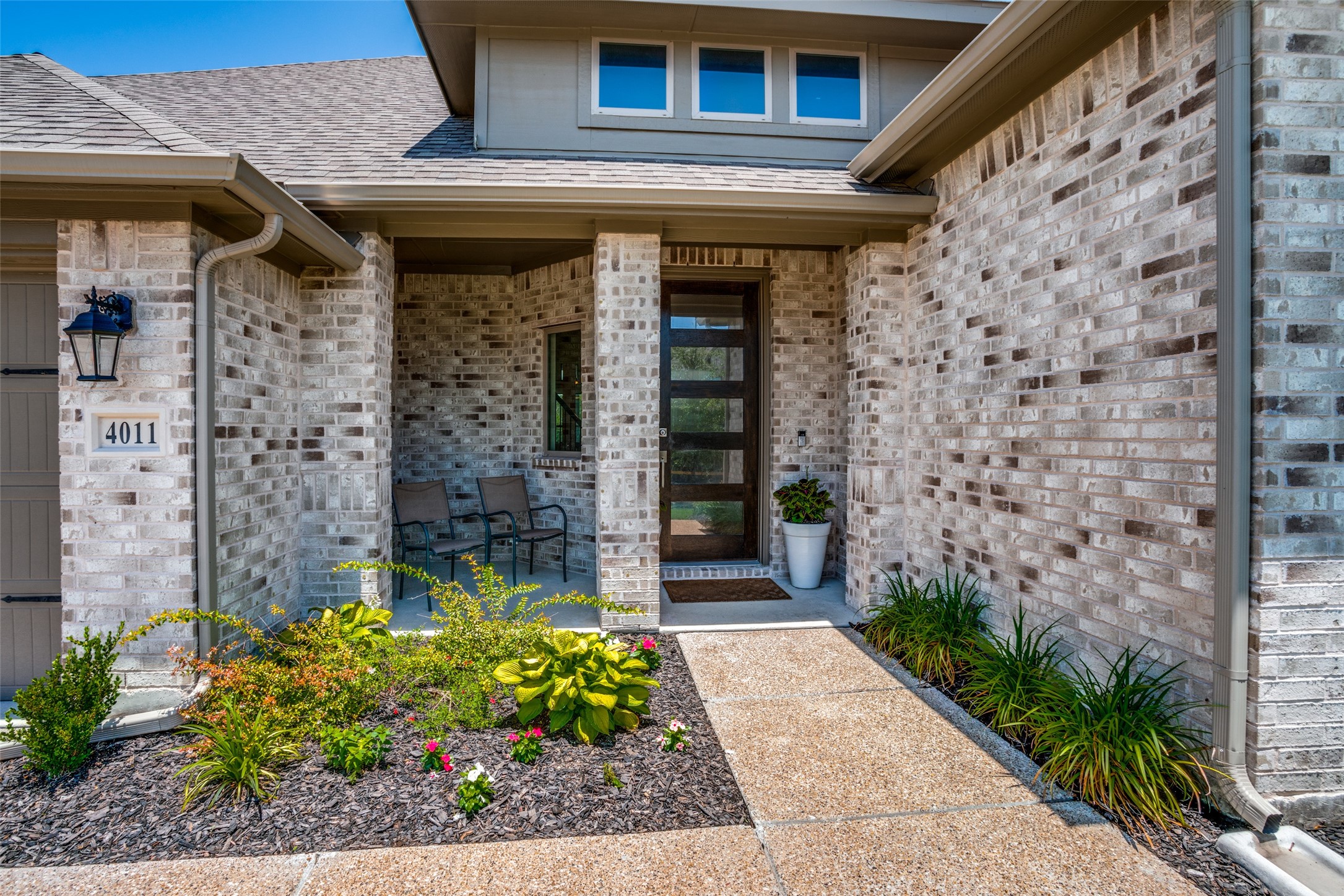 4011 Cloverleaf Trail