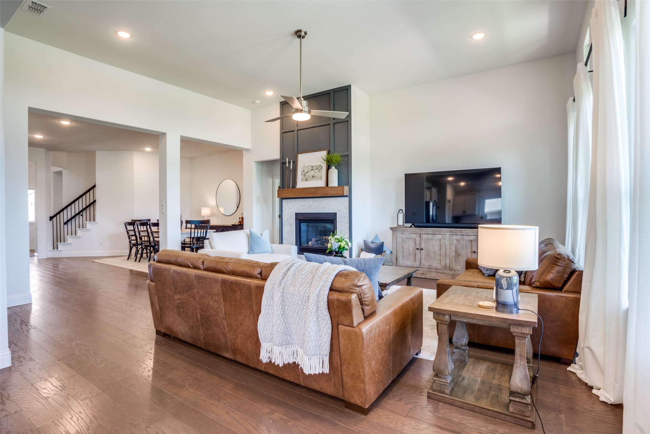 4011 Cloverleaf Trail