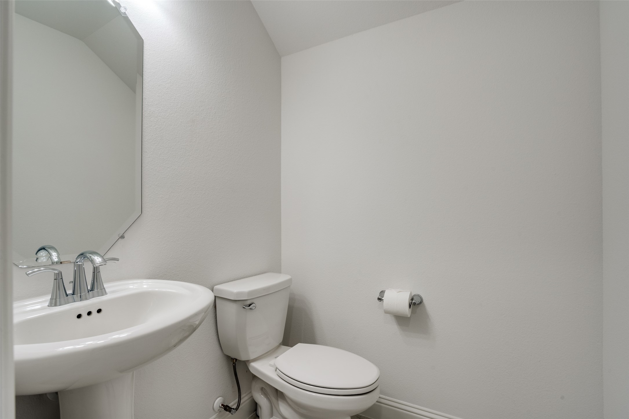 4011 Cloverleaf Trail