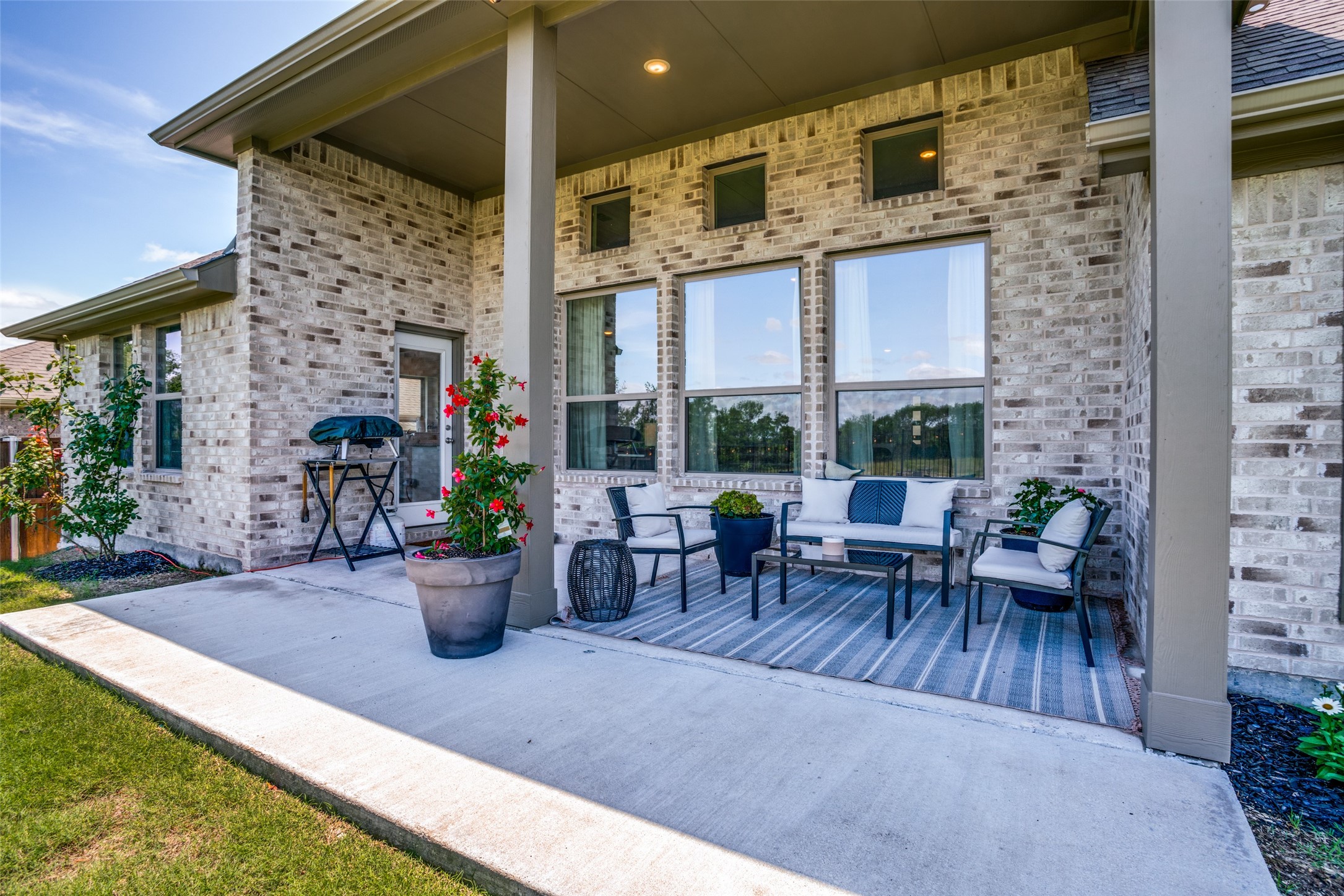 4011 Cloverleaf Trail
