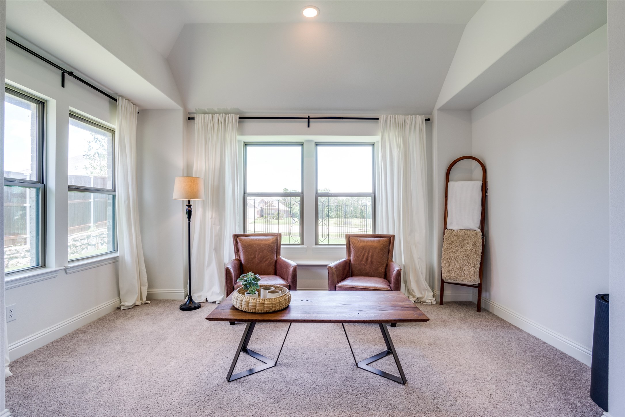 4011 Cloverleaf Trail