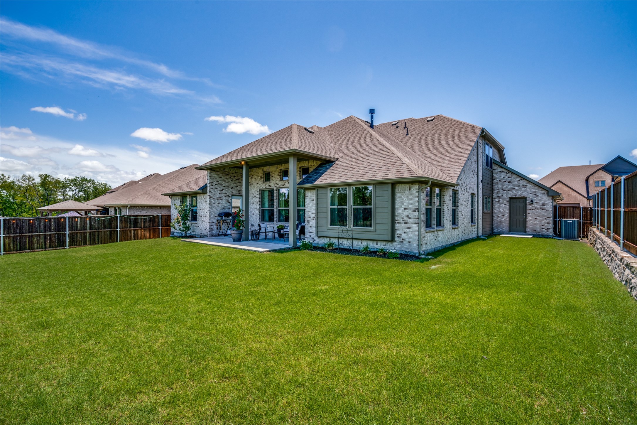 4011 Cloverleaf Trail