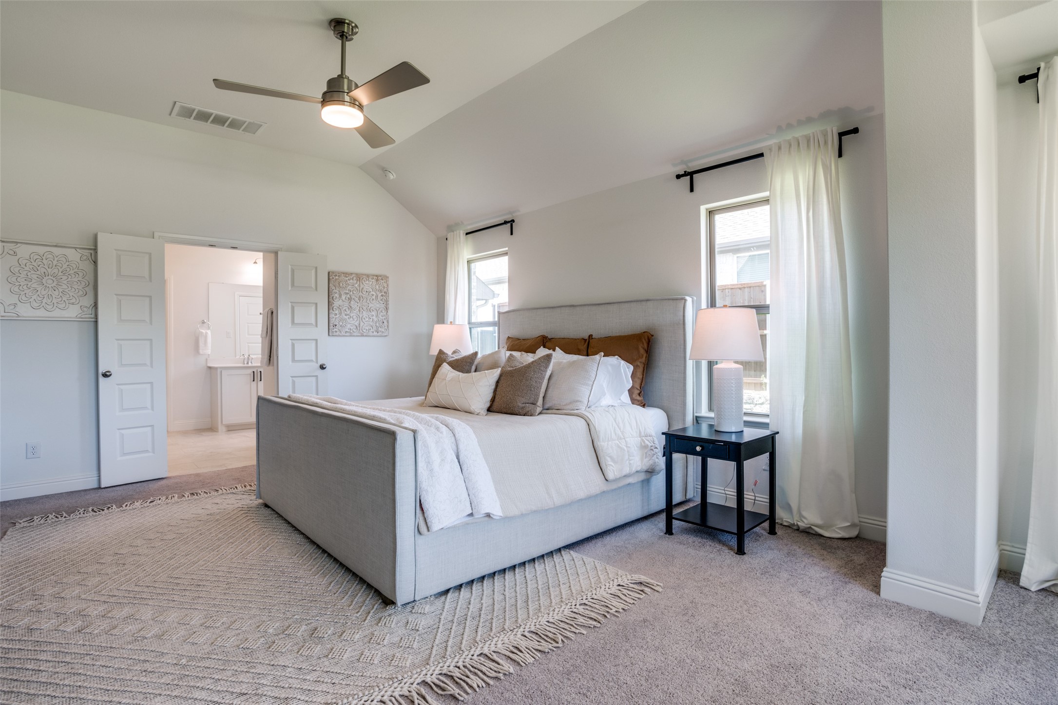 4011 Cloverleaf Trail