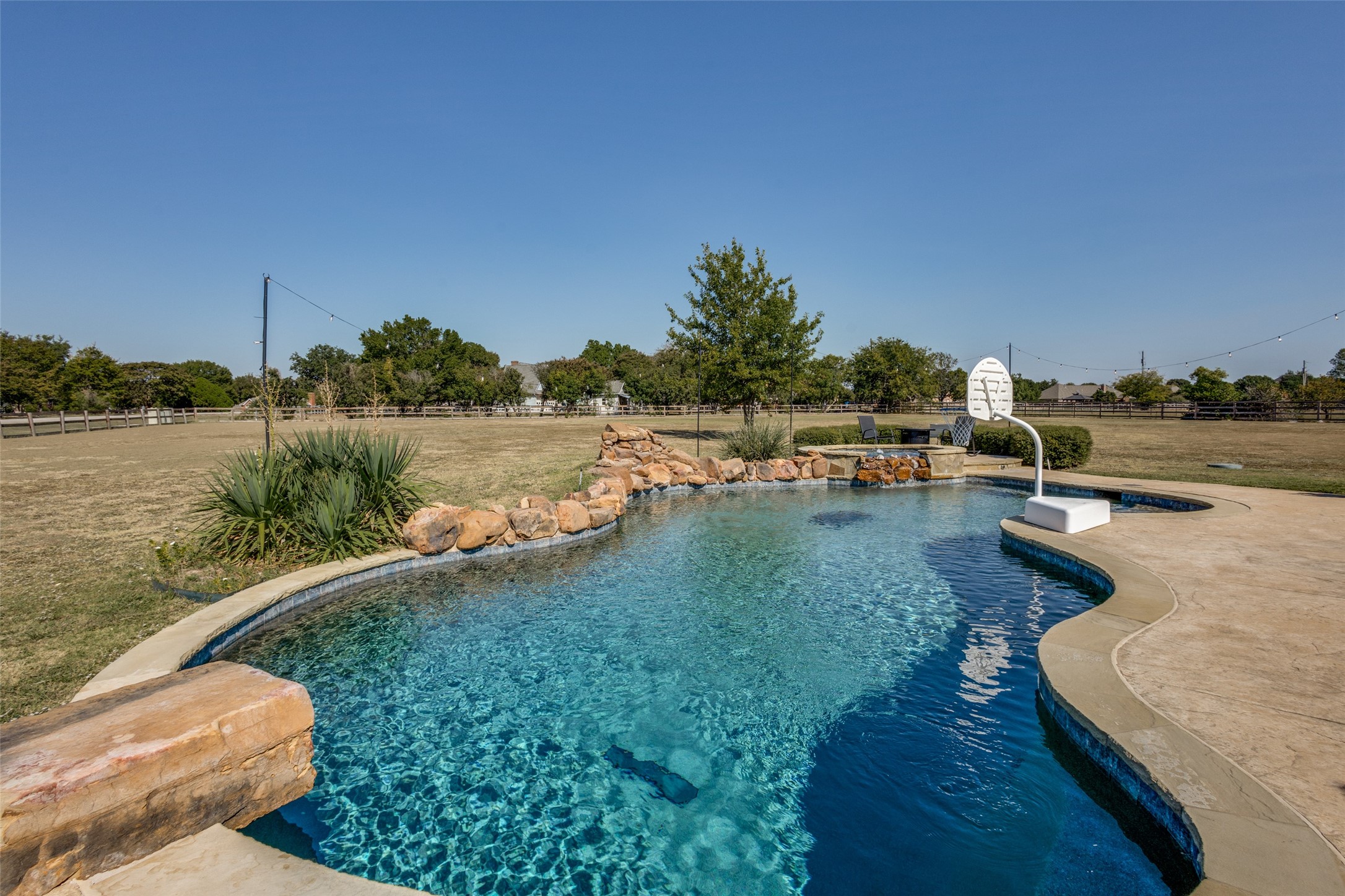 1 Meadowcreek Drive