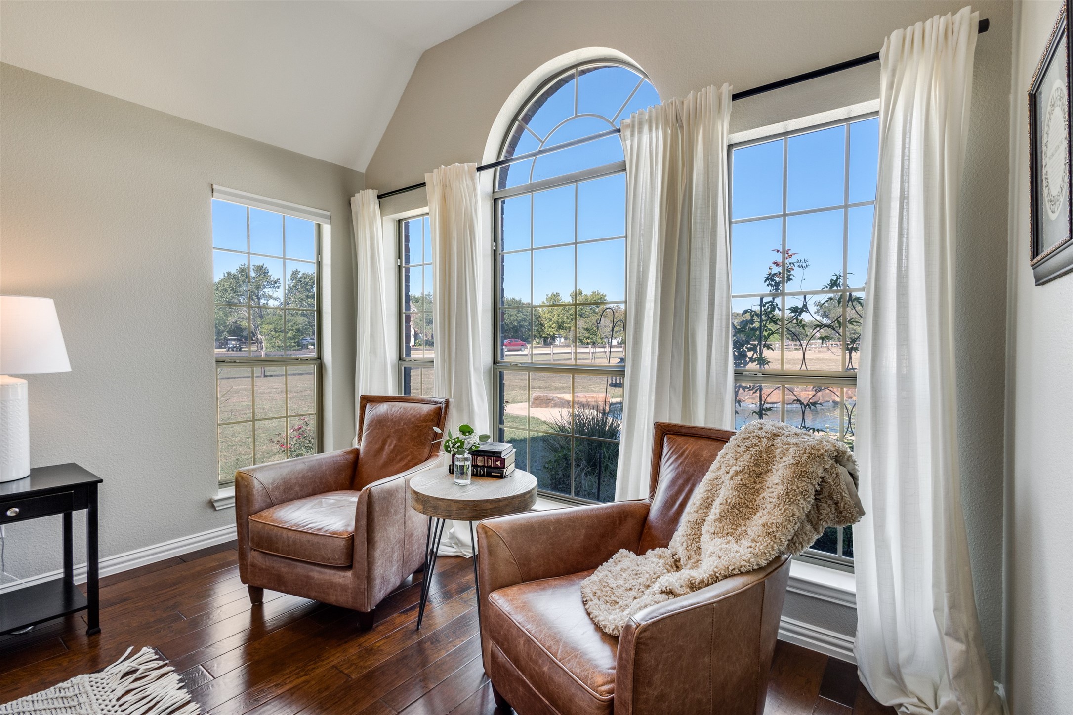 1 Meadowcreek Drive