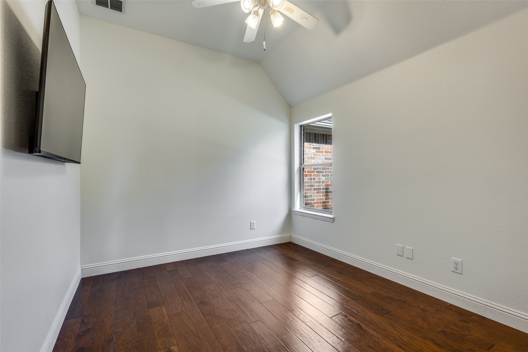 1 Meadowcreek Drive