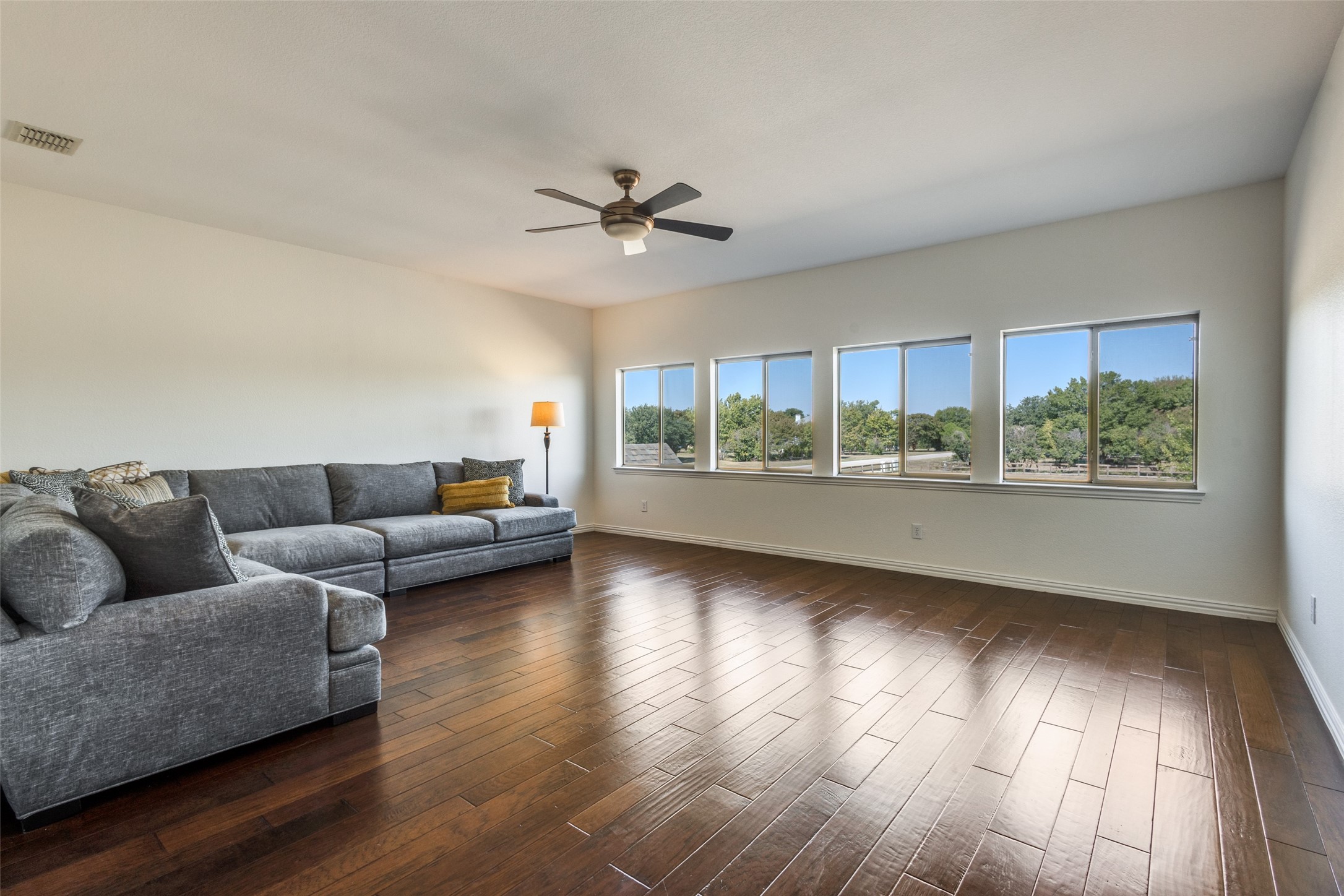 1 Meadowcreek Drive