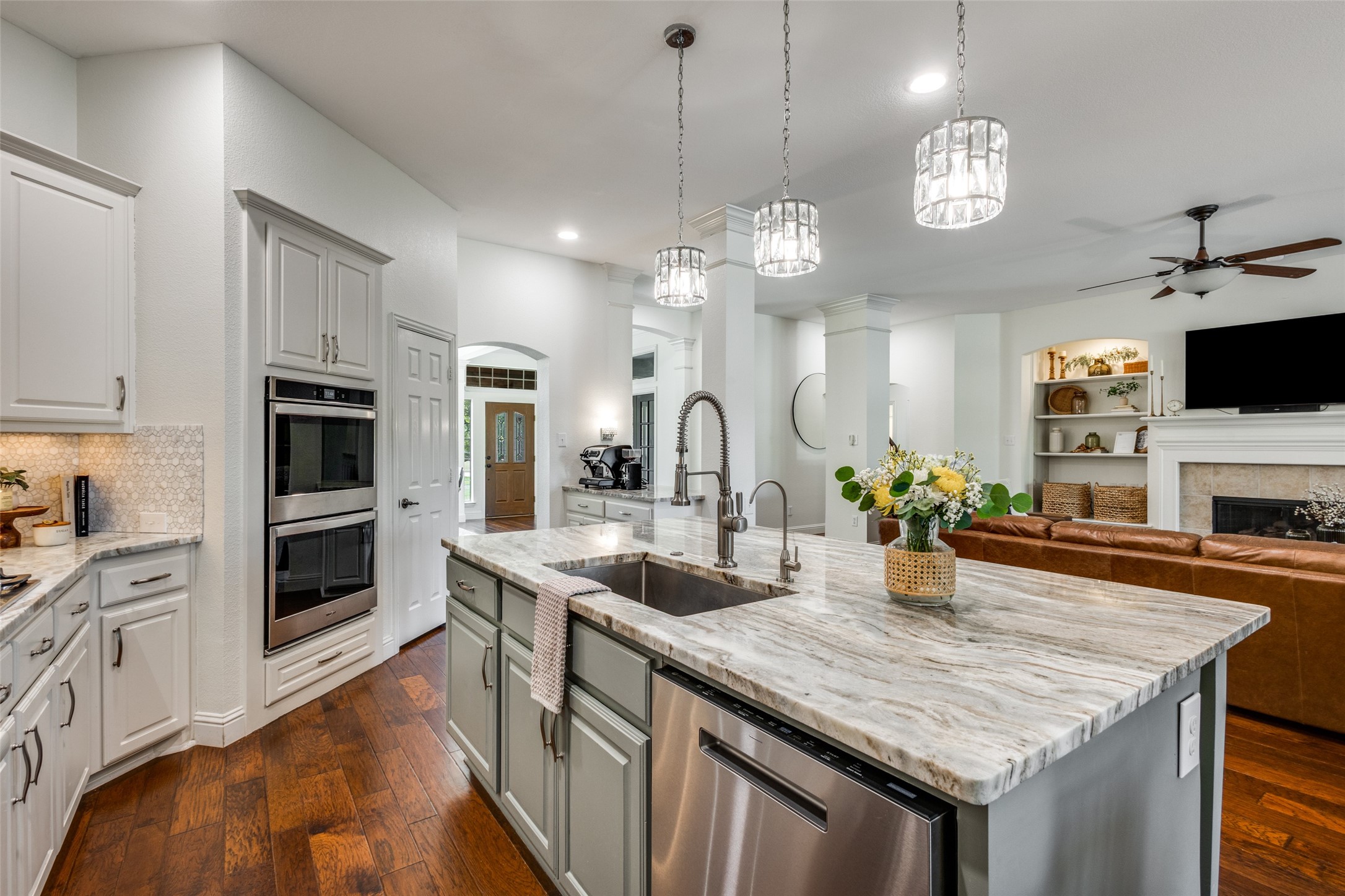 1 Meadowcreek Drive