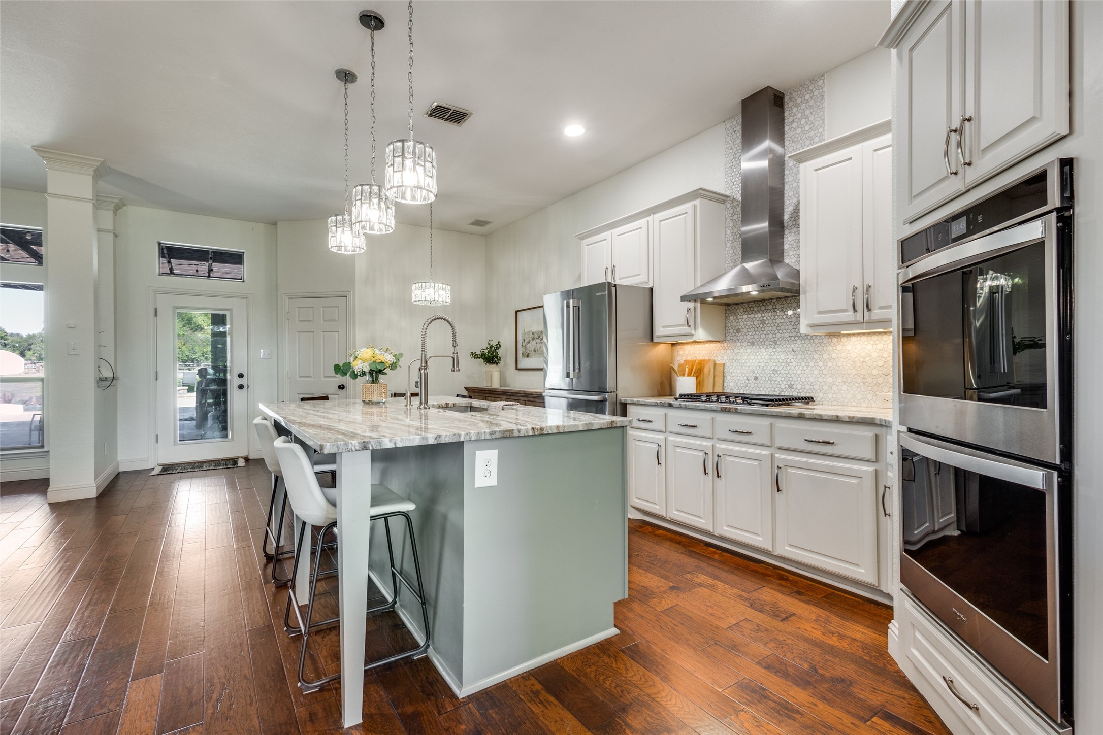 1 Meadowcreek Drive