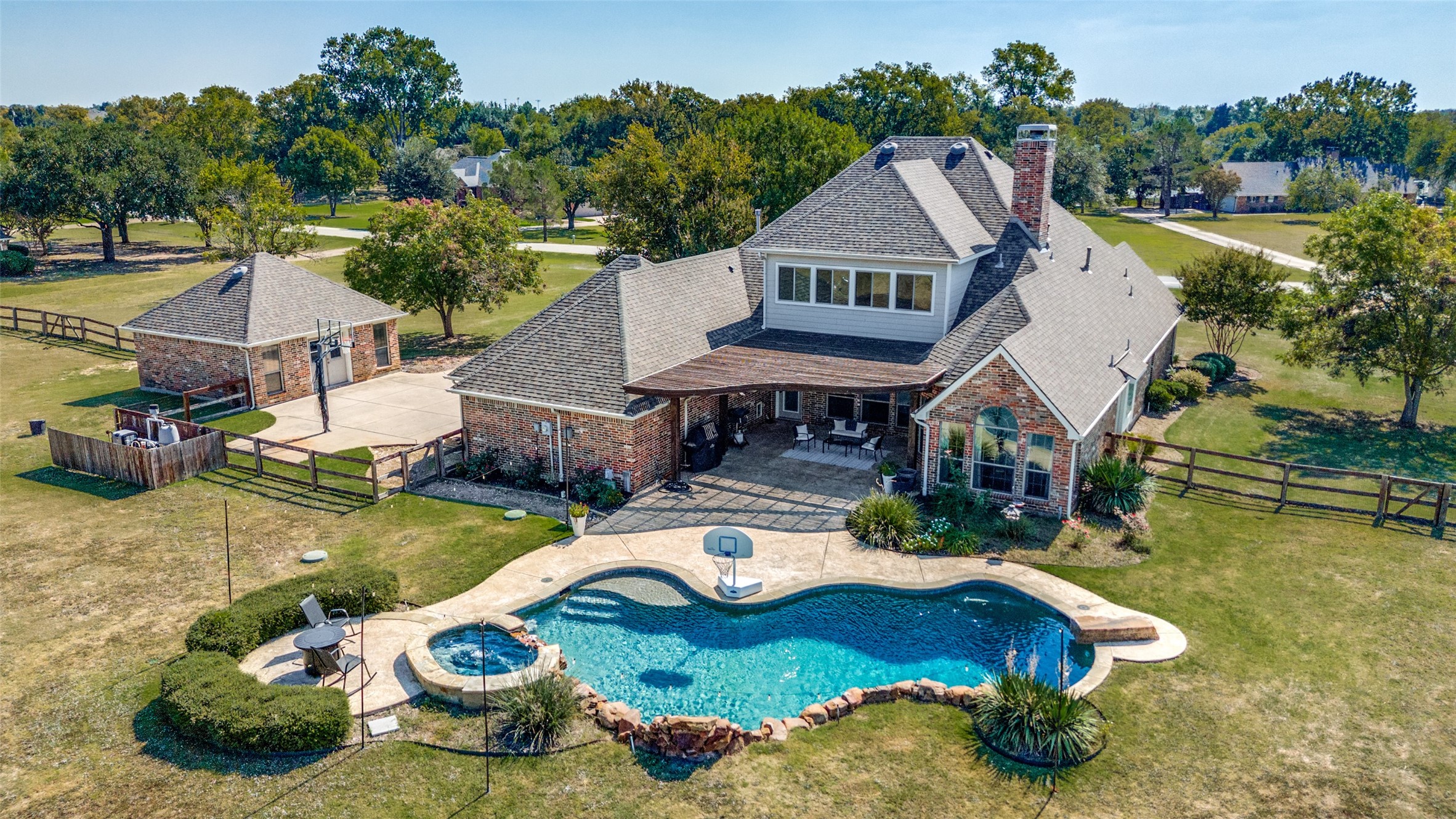1 Meadowcreek Drive