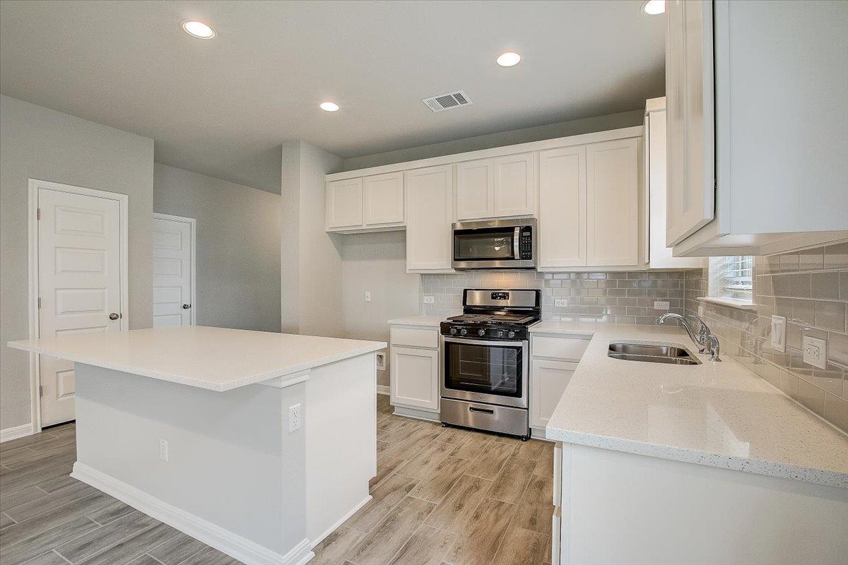 108 Peruvian LN