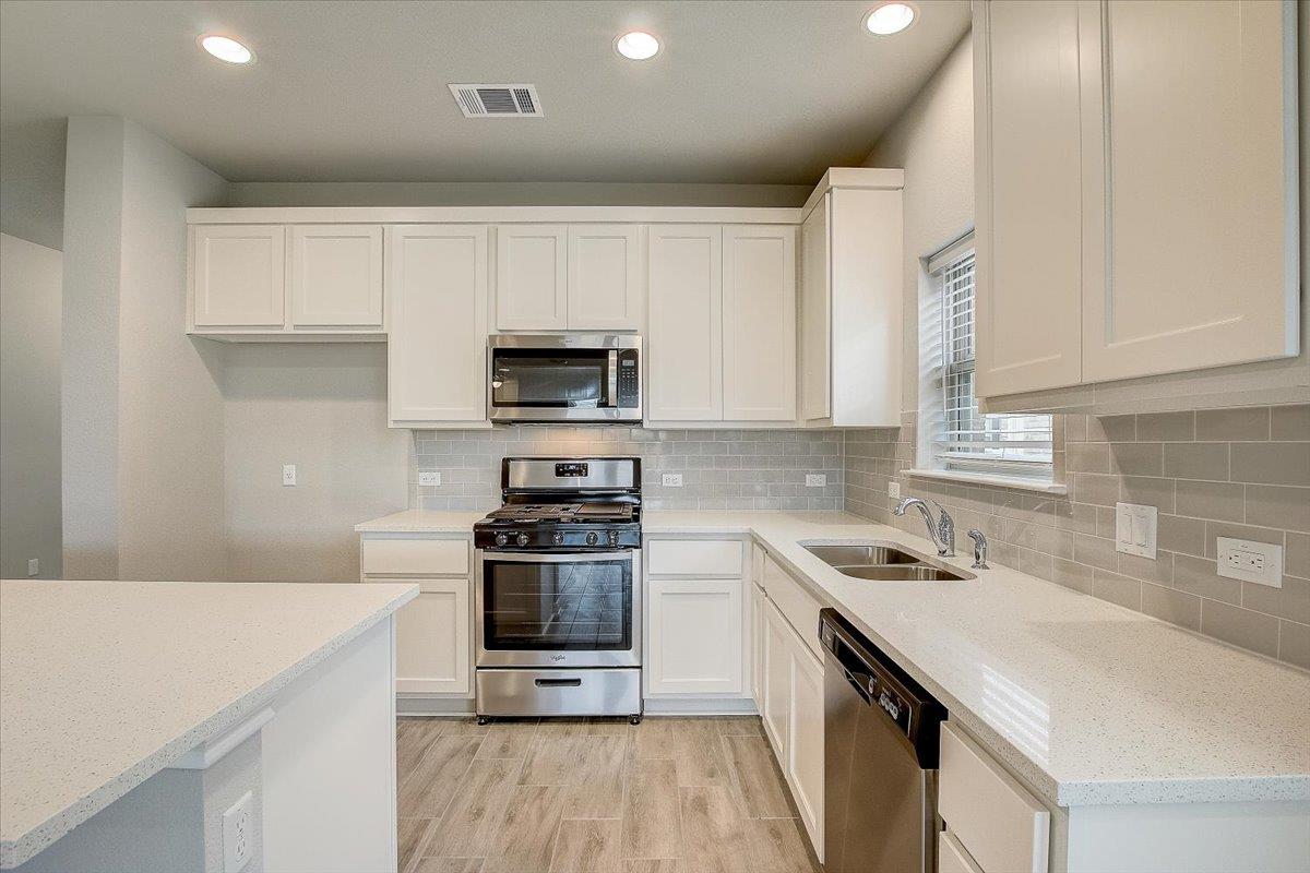 108 Peruvian LN