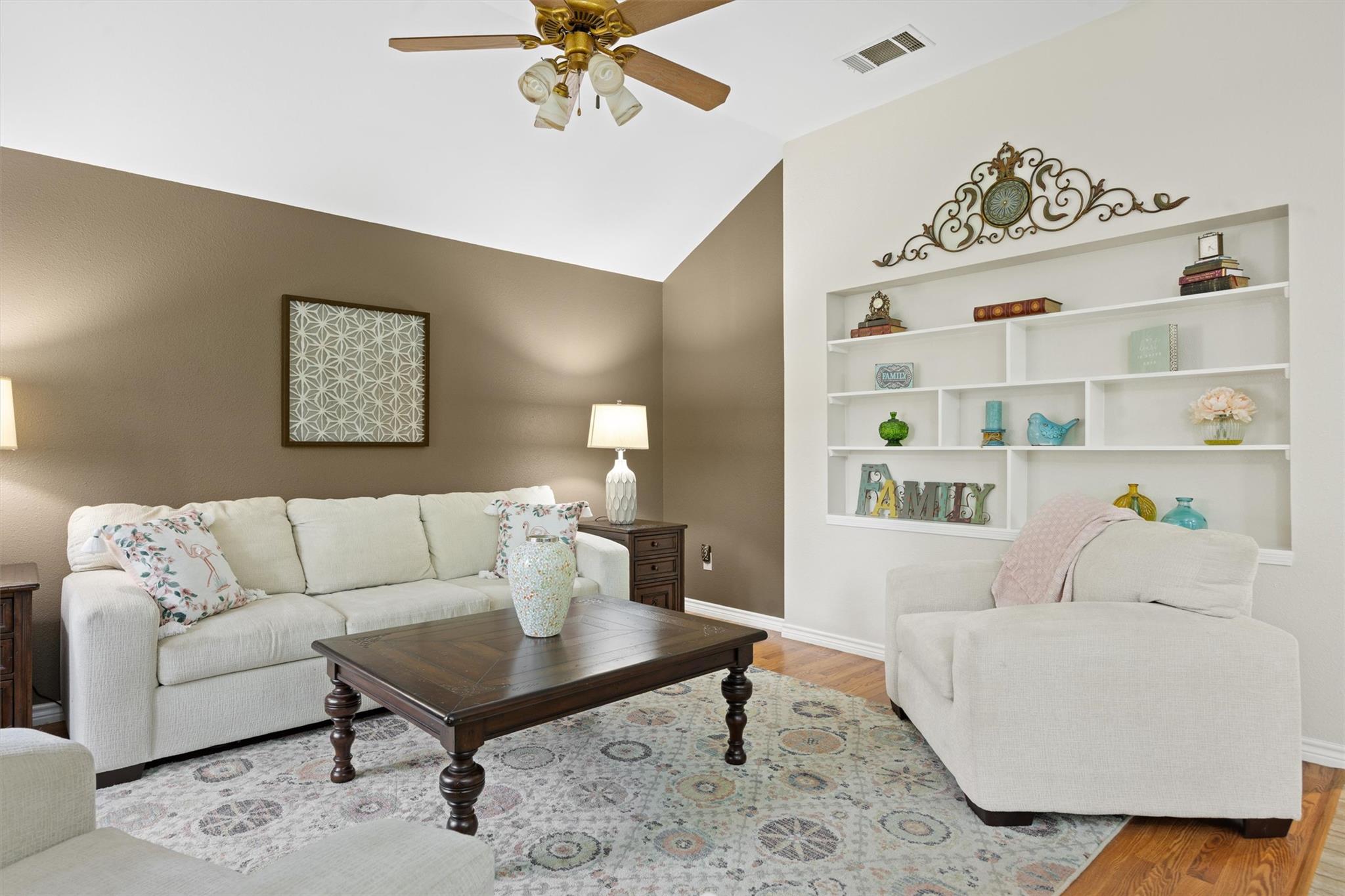 8907 Marthas DR