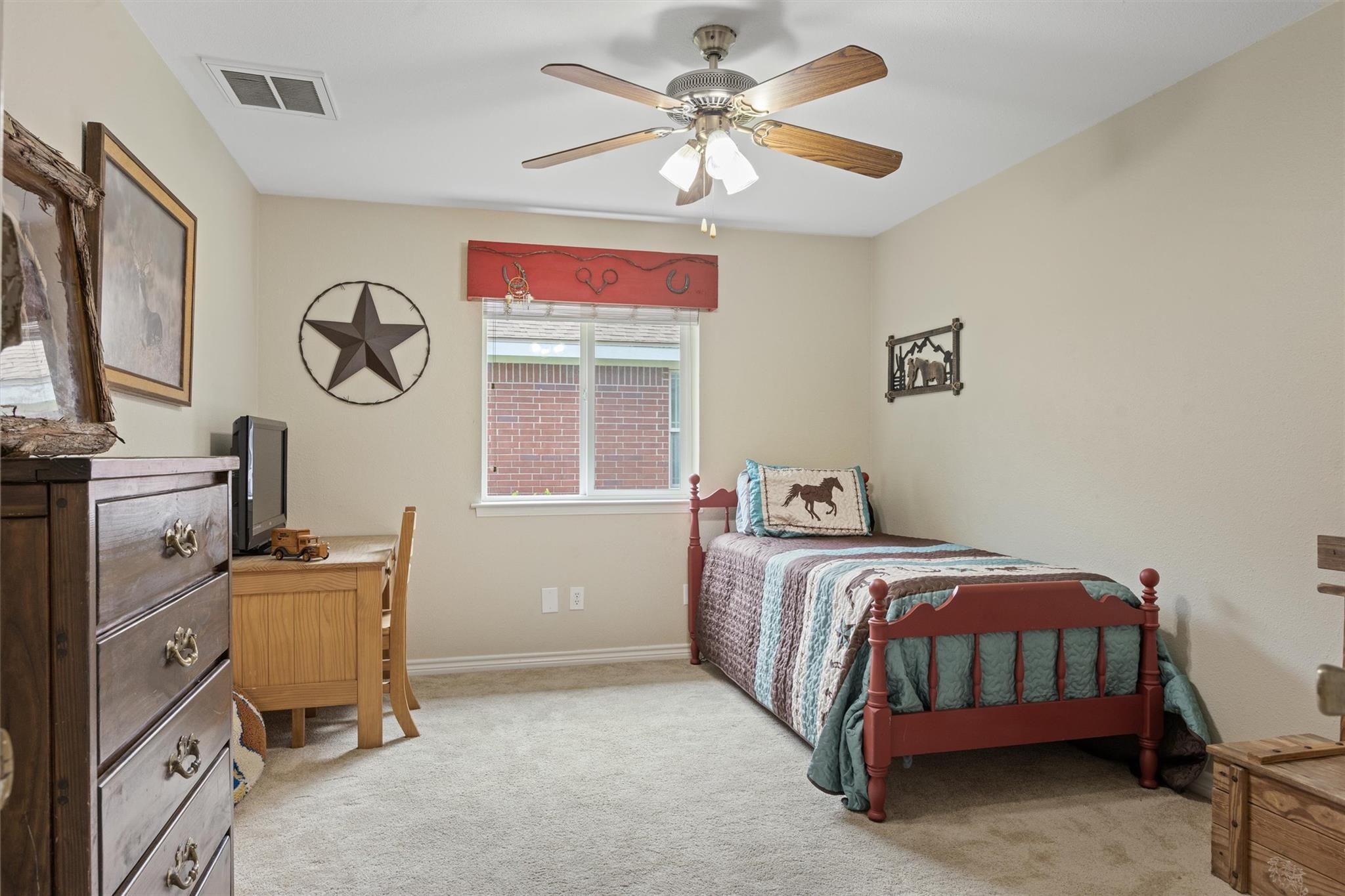 8907 Marthas DR