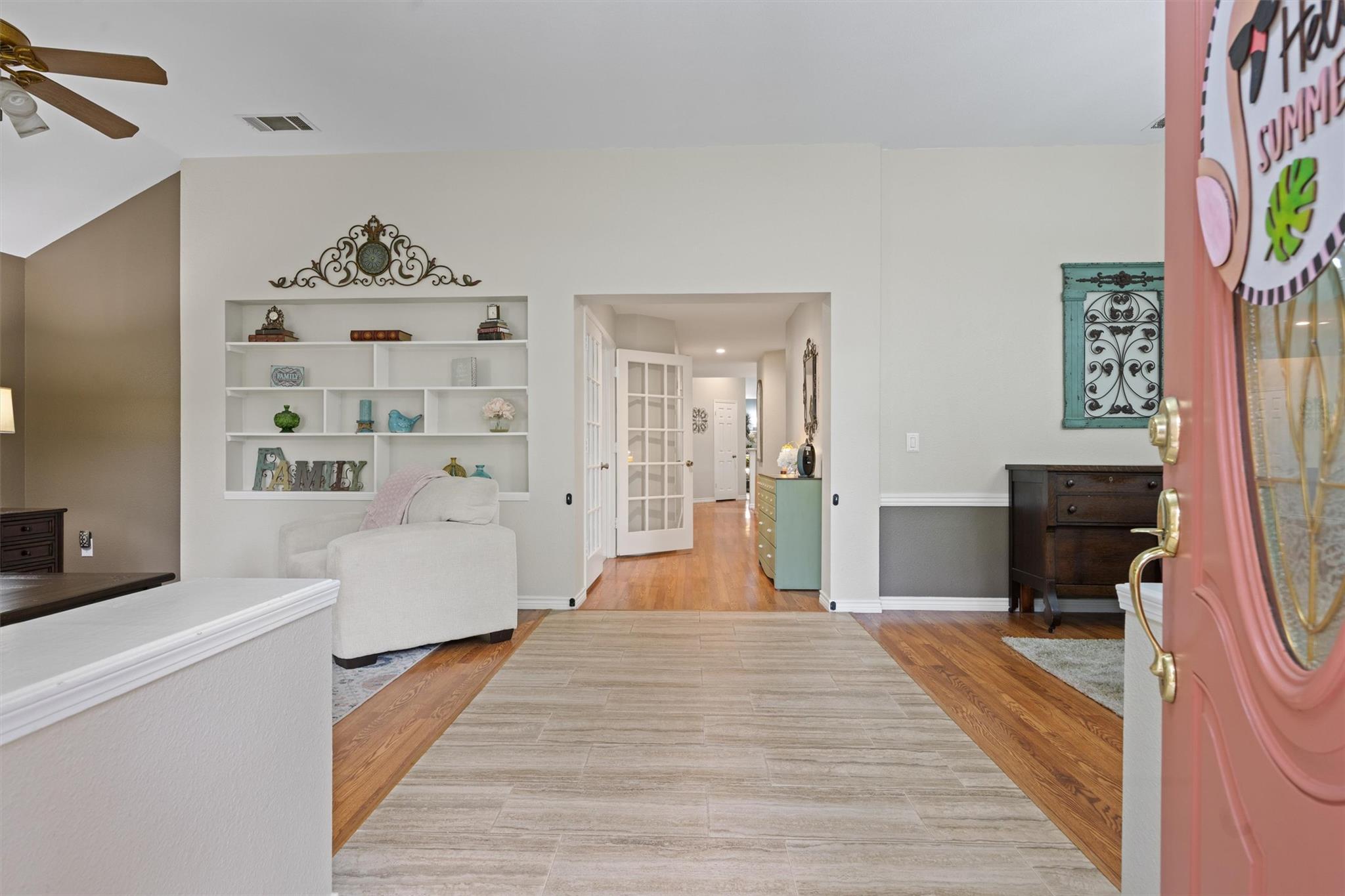 8907 Marthas DR