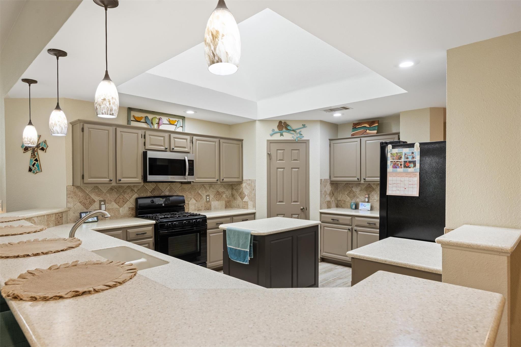 8907 Marthas DR