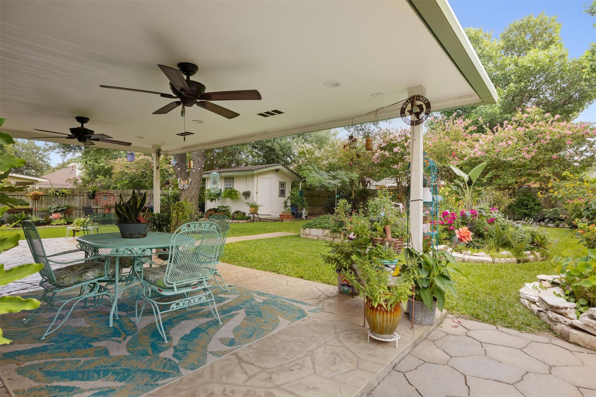 8907 Marthas DR