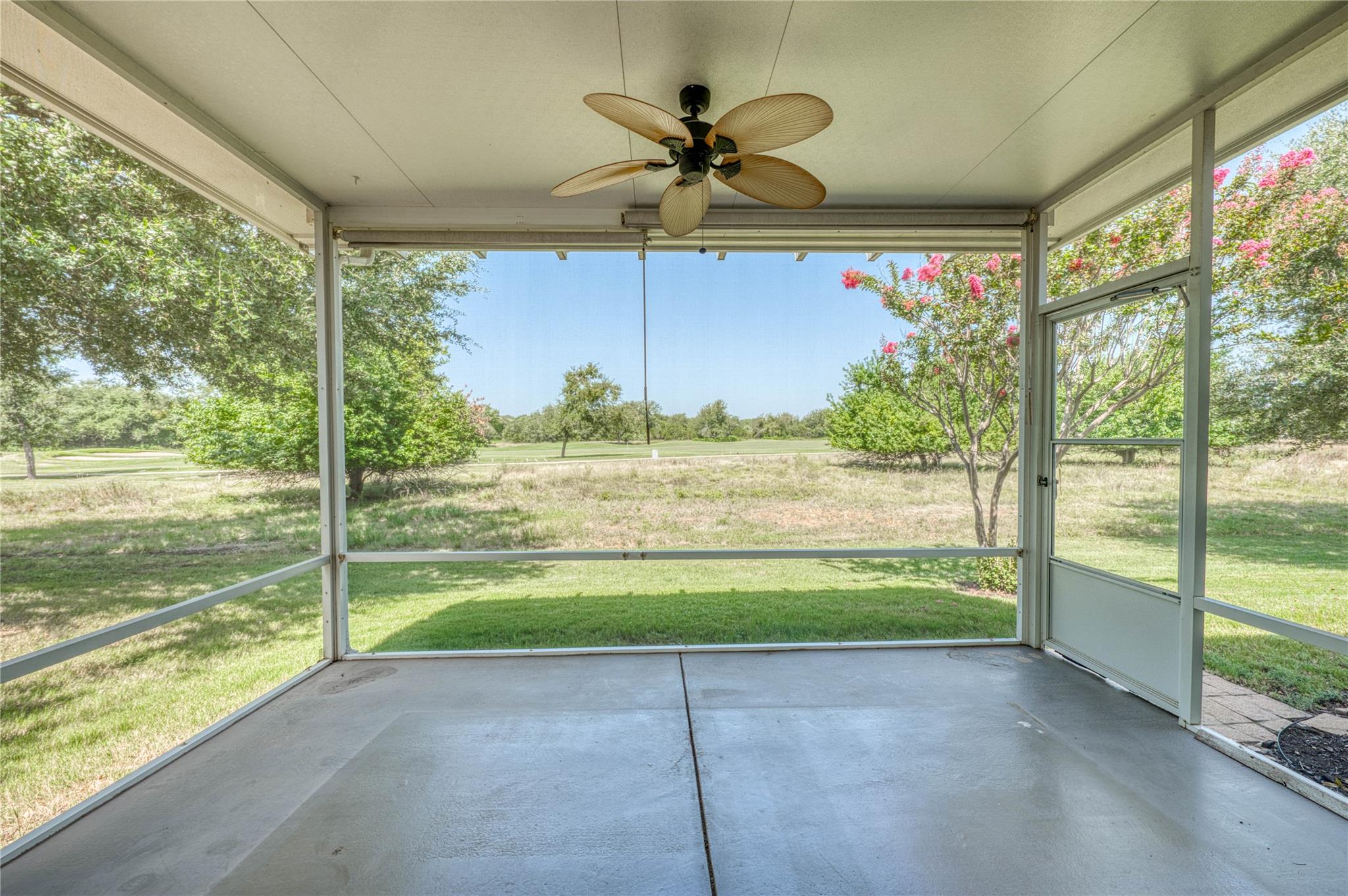 125 Dickens CIR