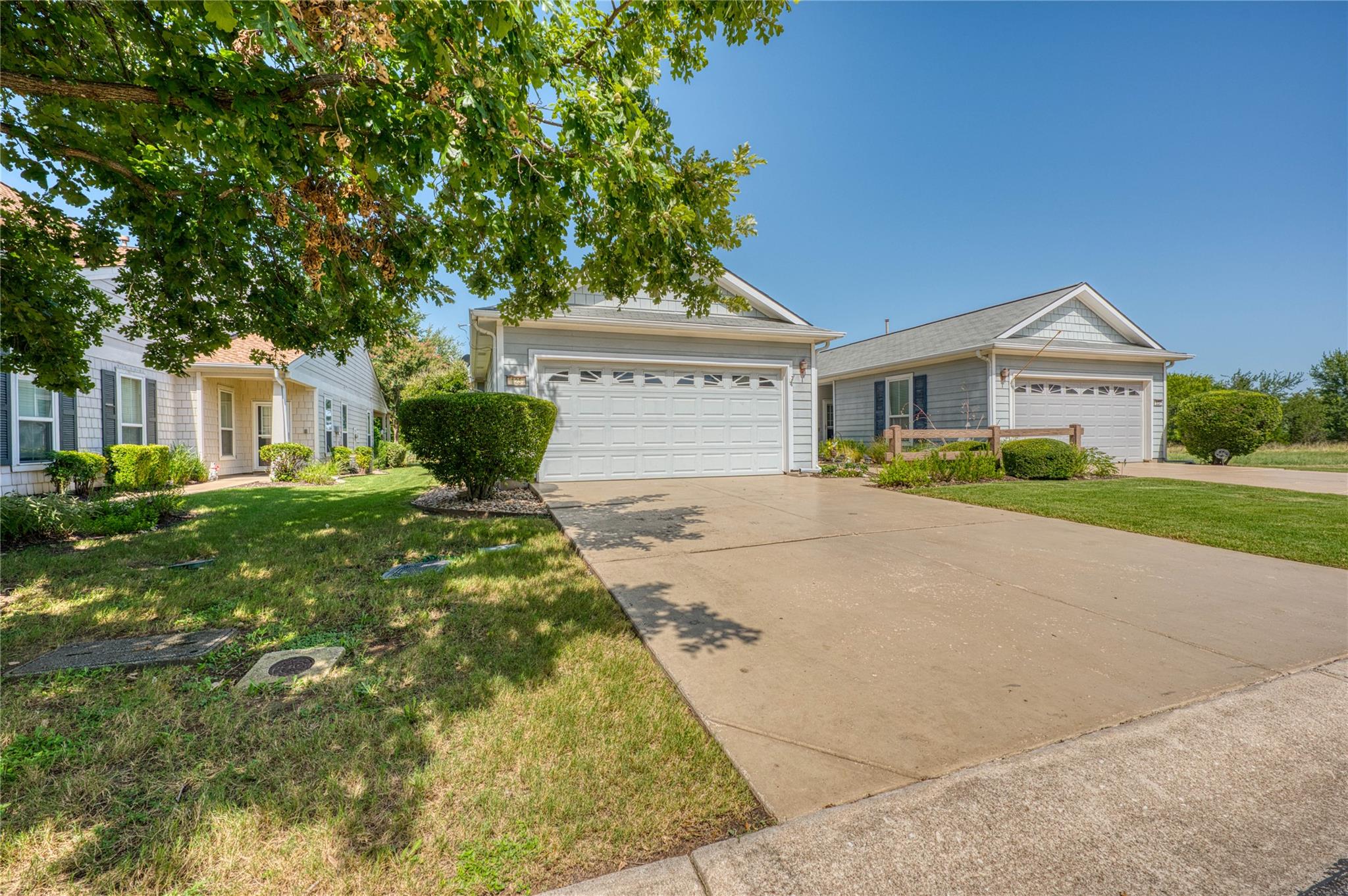 125 Dickens CIR