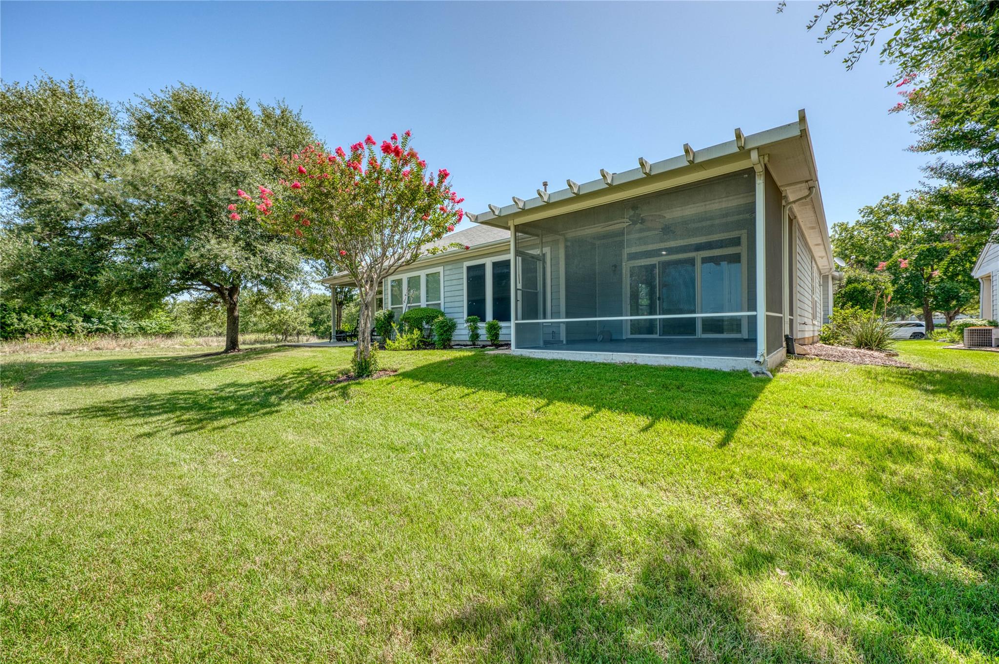 125 Dickens CIR