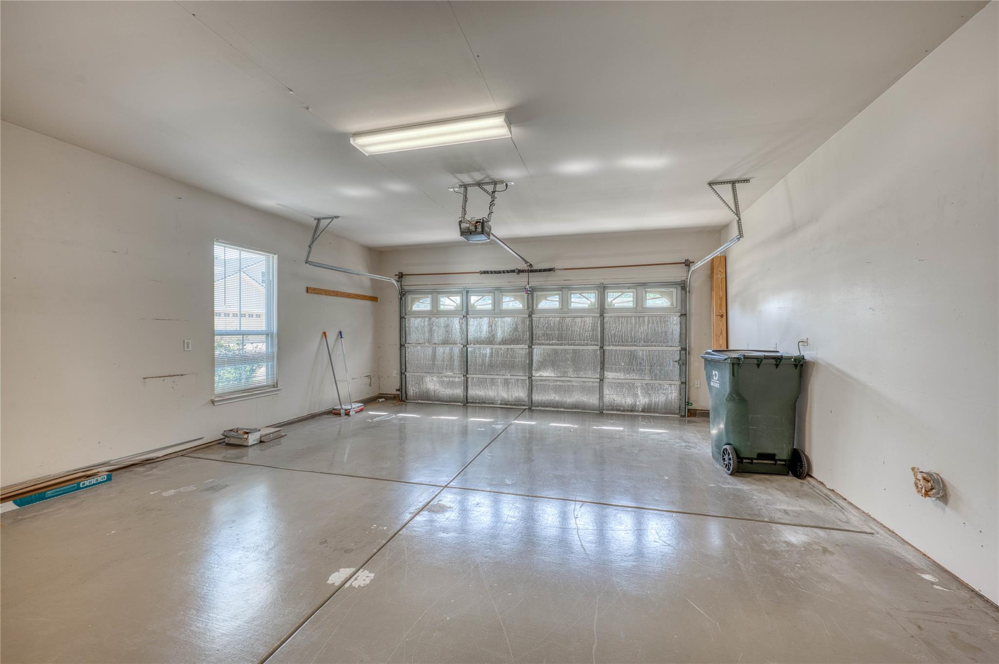 125 Dickens CIR