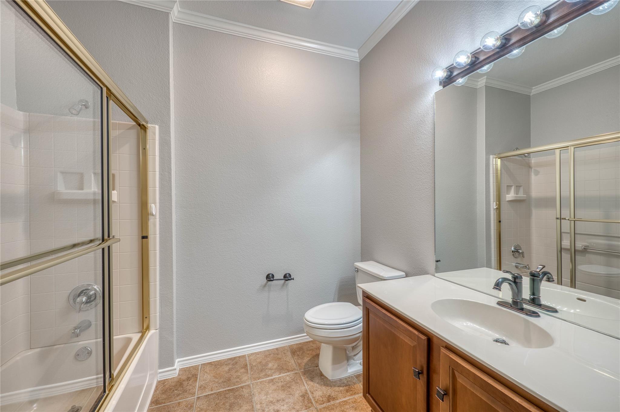 125 Dickens CIR