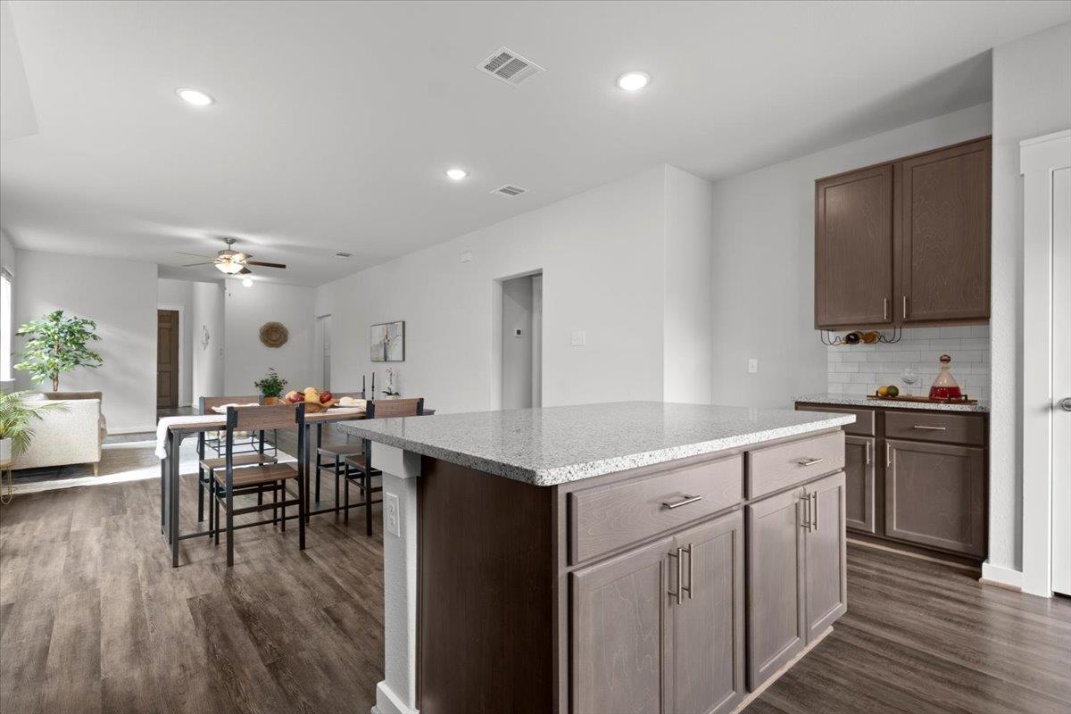 321 Buffalo View LN