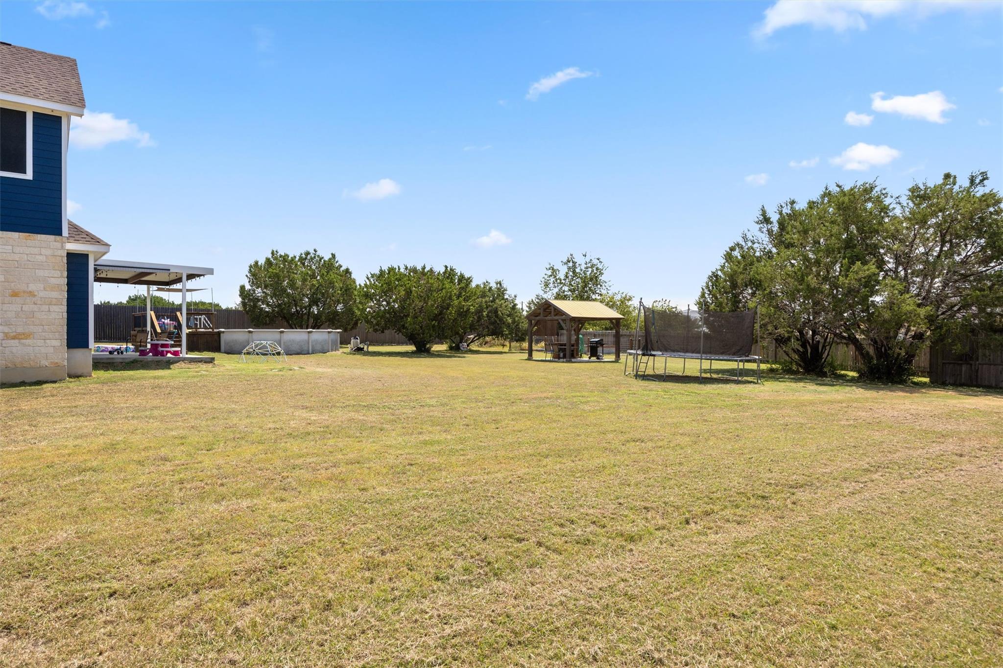208 Dawn DR
