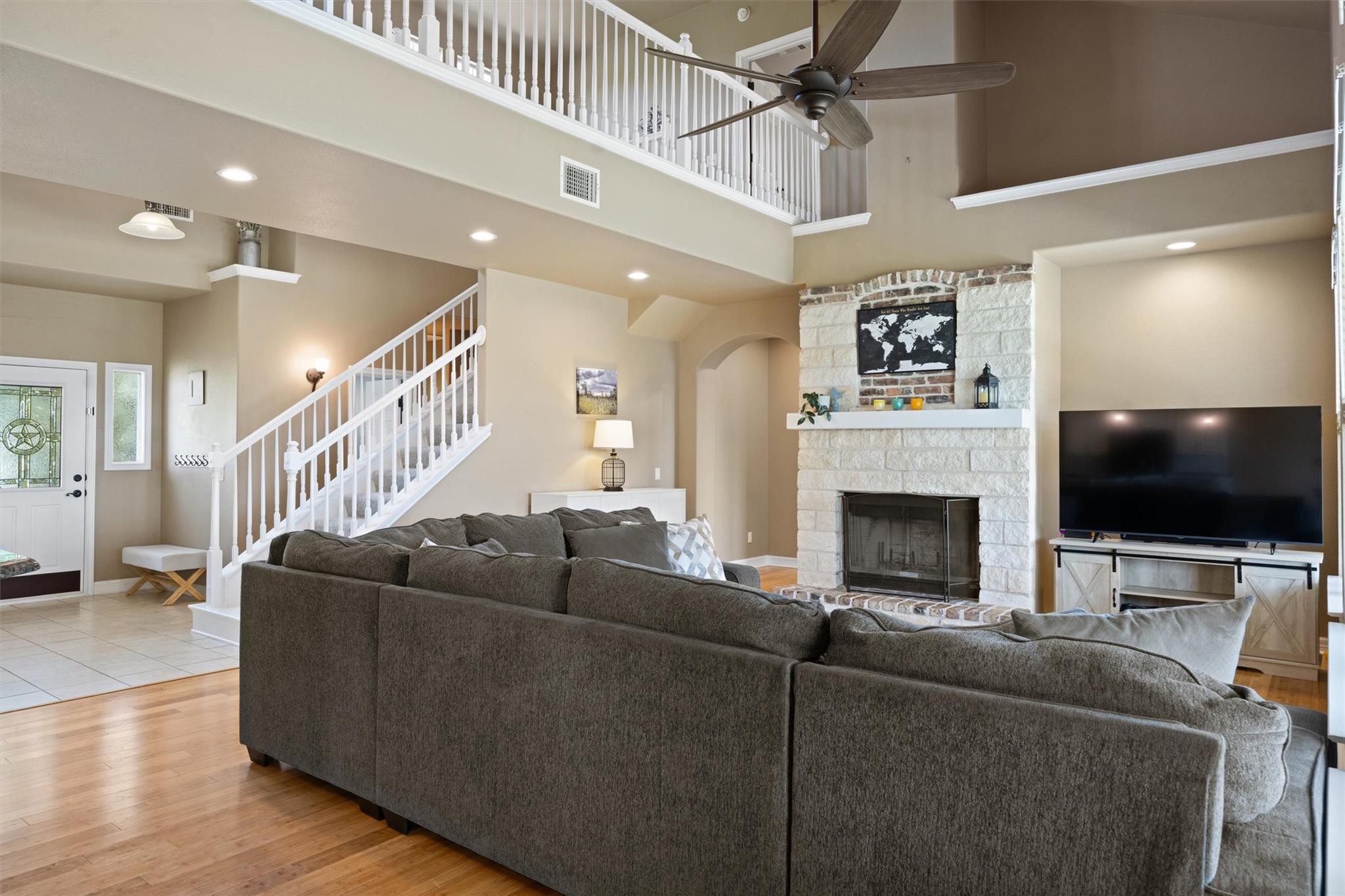 208 Dawn DR