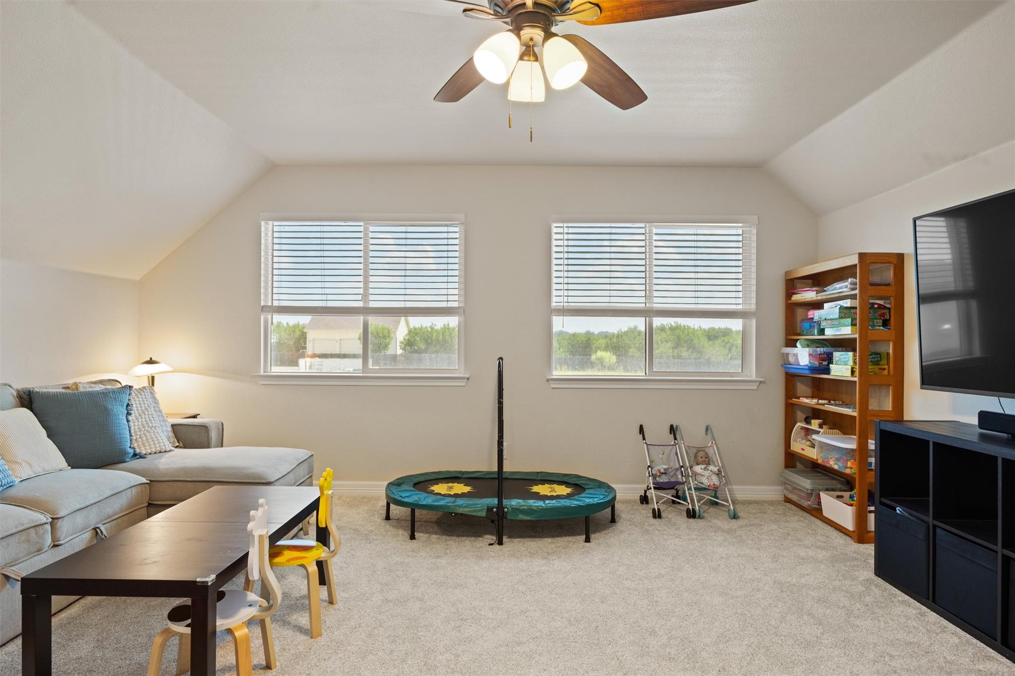 208 Dawn DR