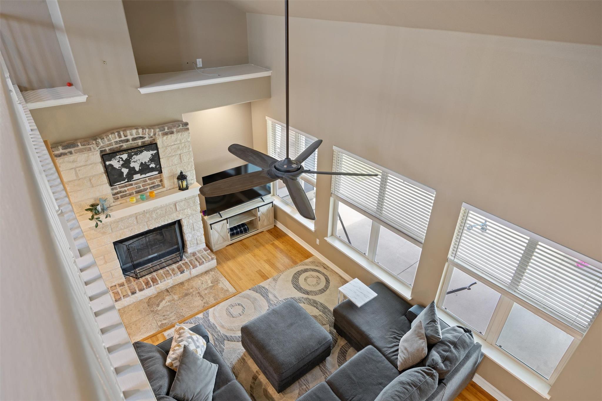 208 Dawn DR