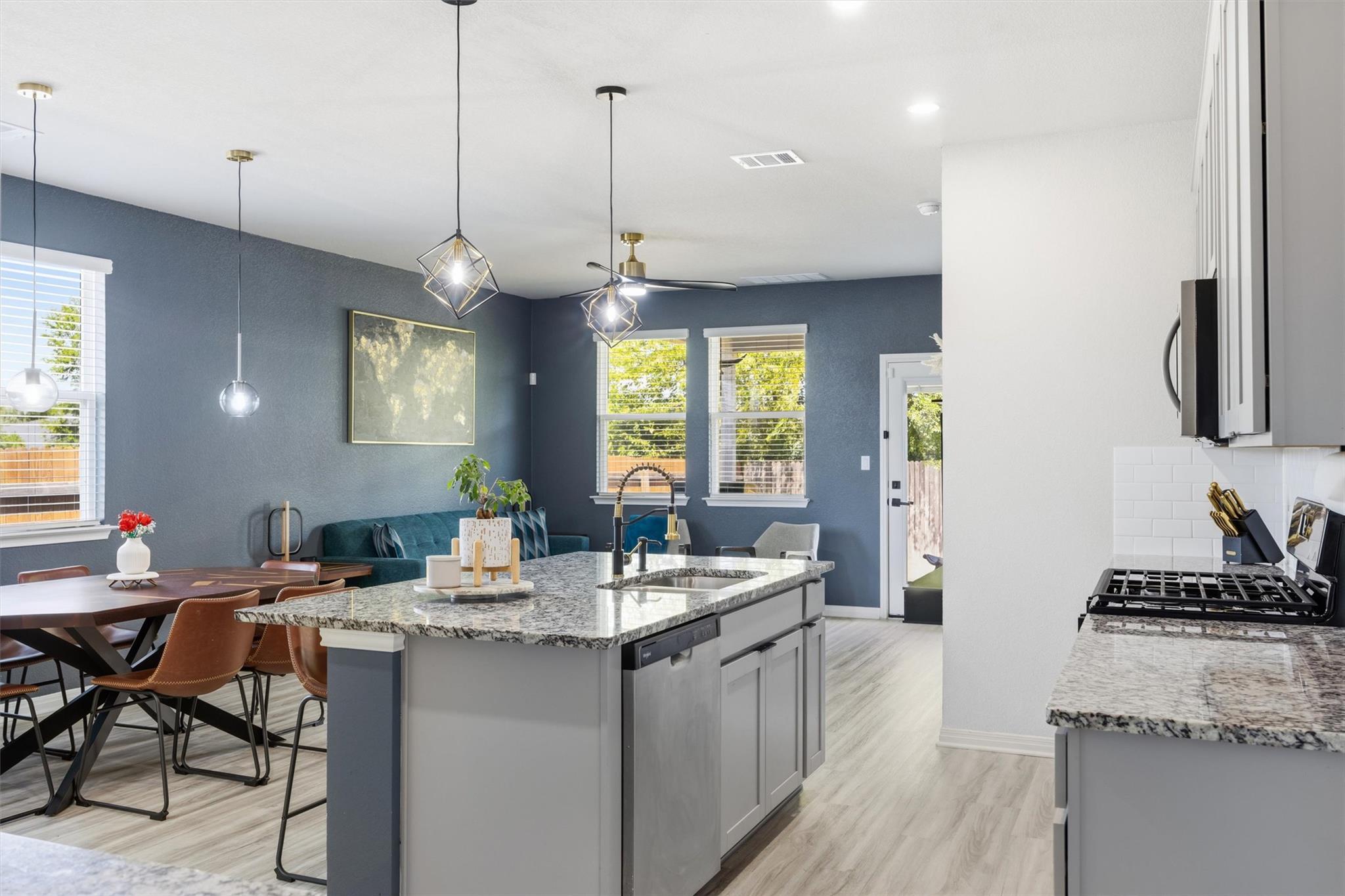 968 Sun Grove TRL