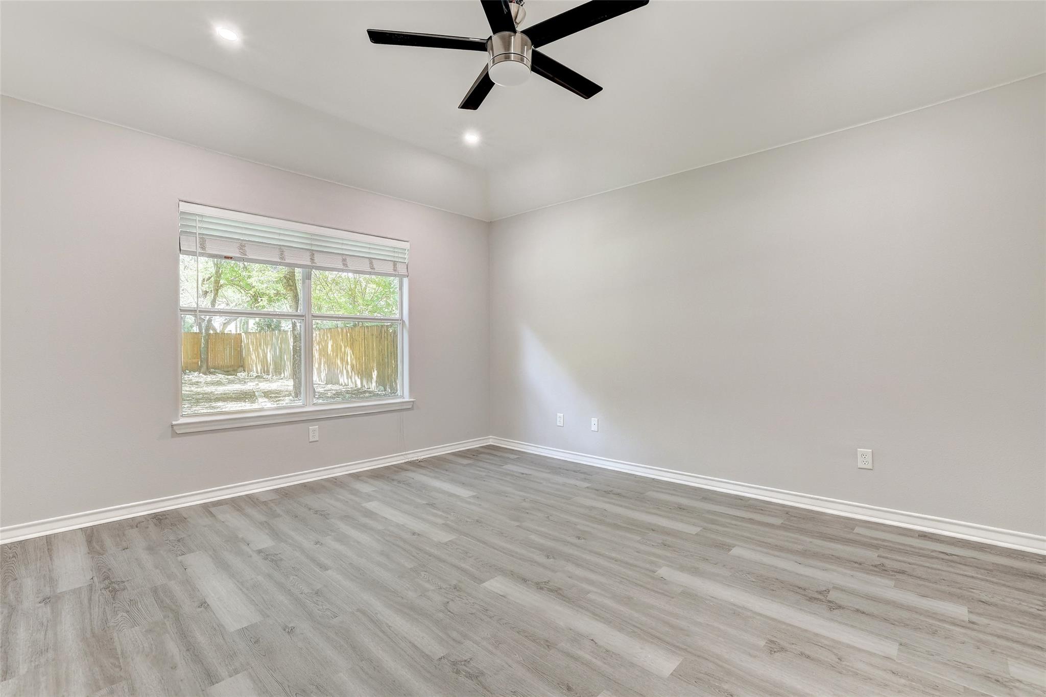 1106 Serenada DR