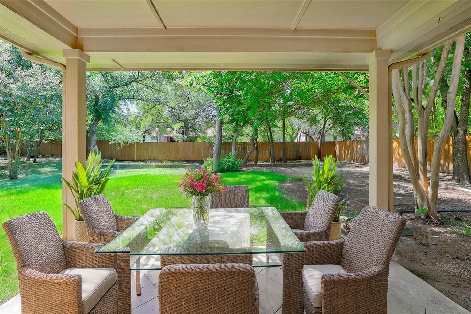 1106 Serenada DR