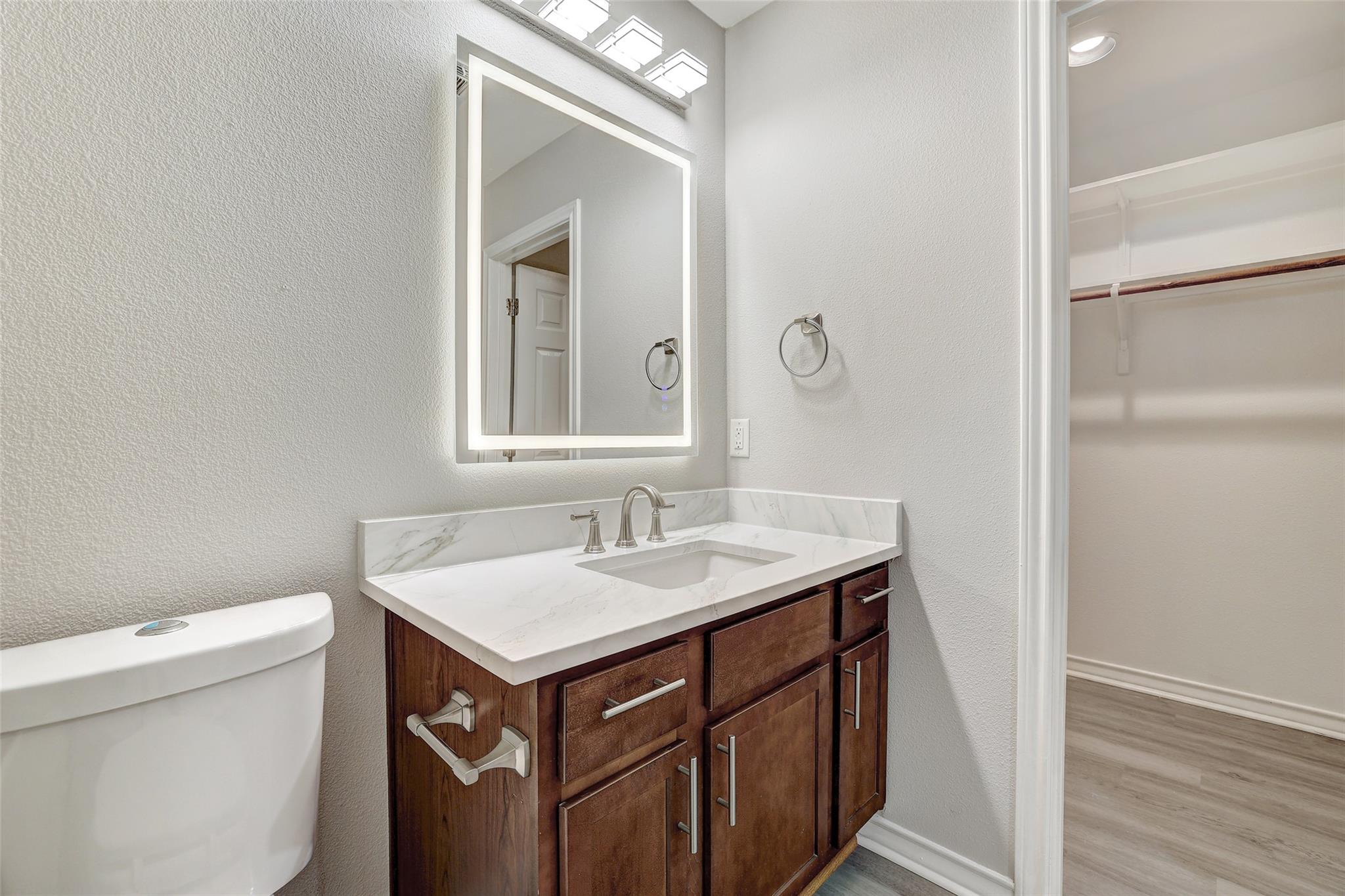 1106 Serenada DR