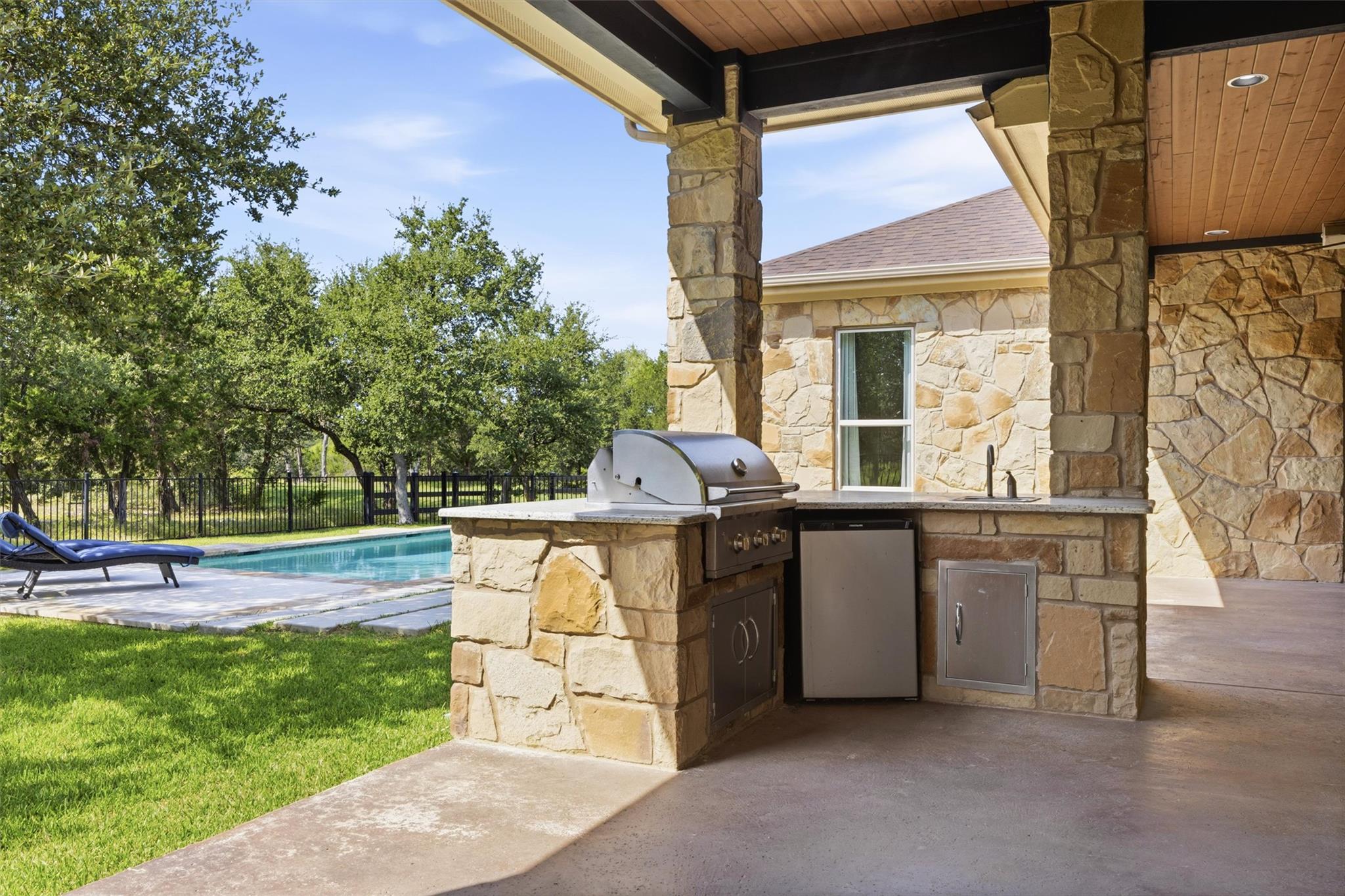 812 Jennings Branch RD