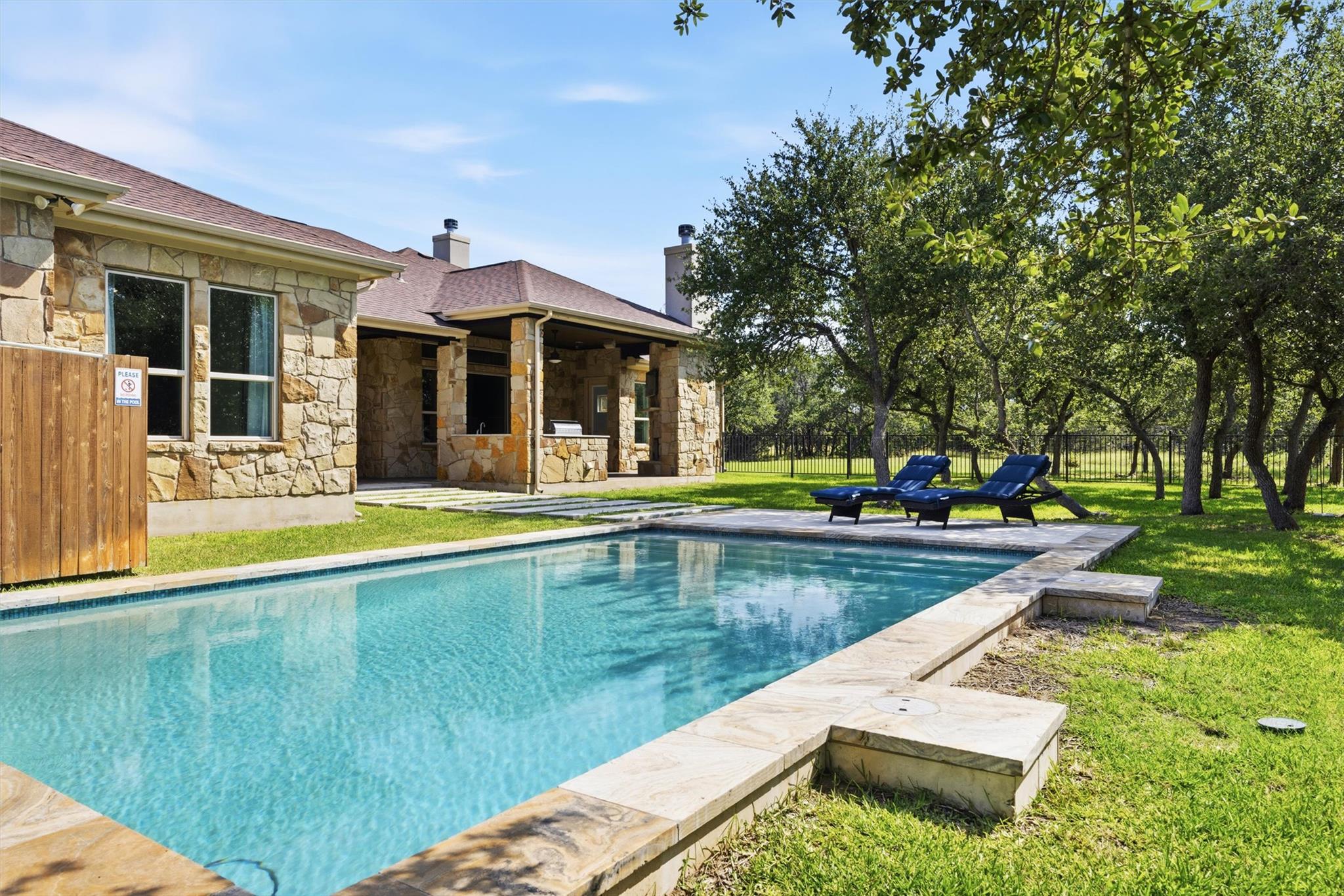 812 Jennings Branch RD