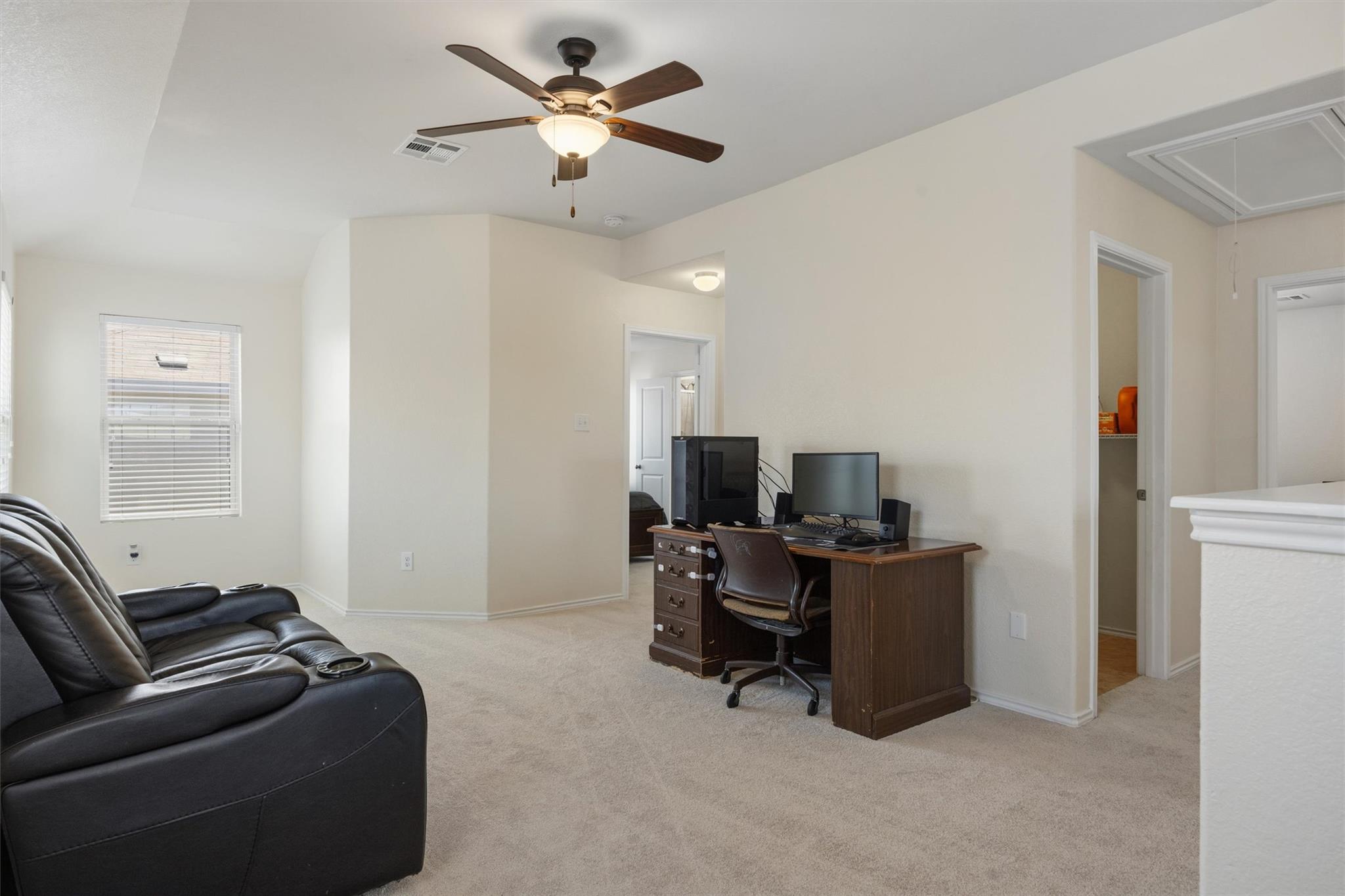 400 Circle WAY