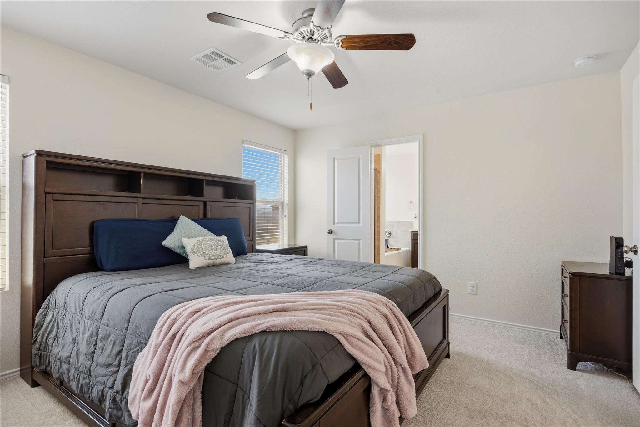 400 Circle WAY