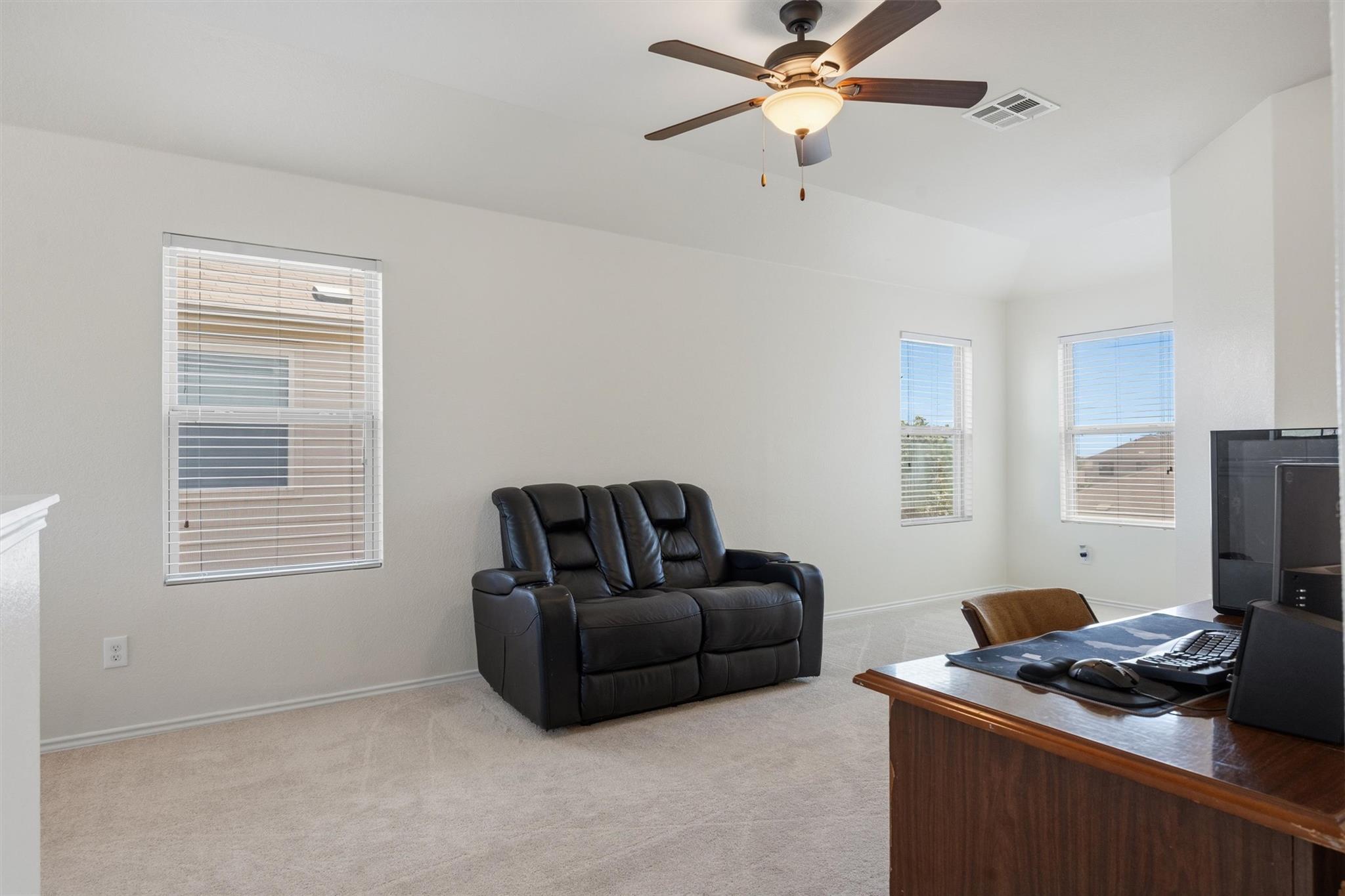 400 Circle WAY