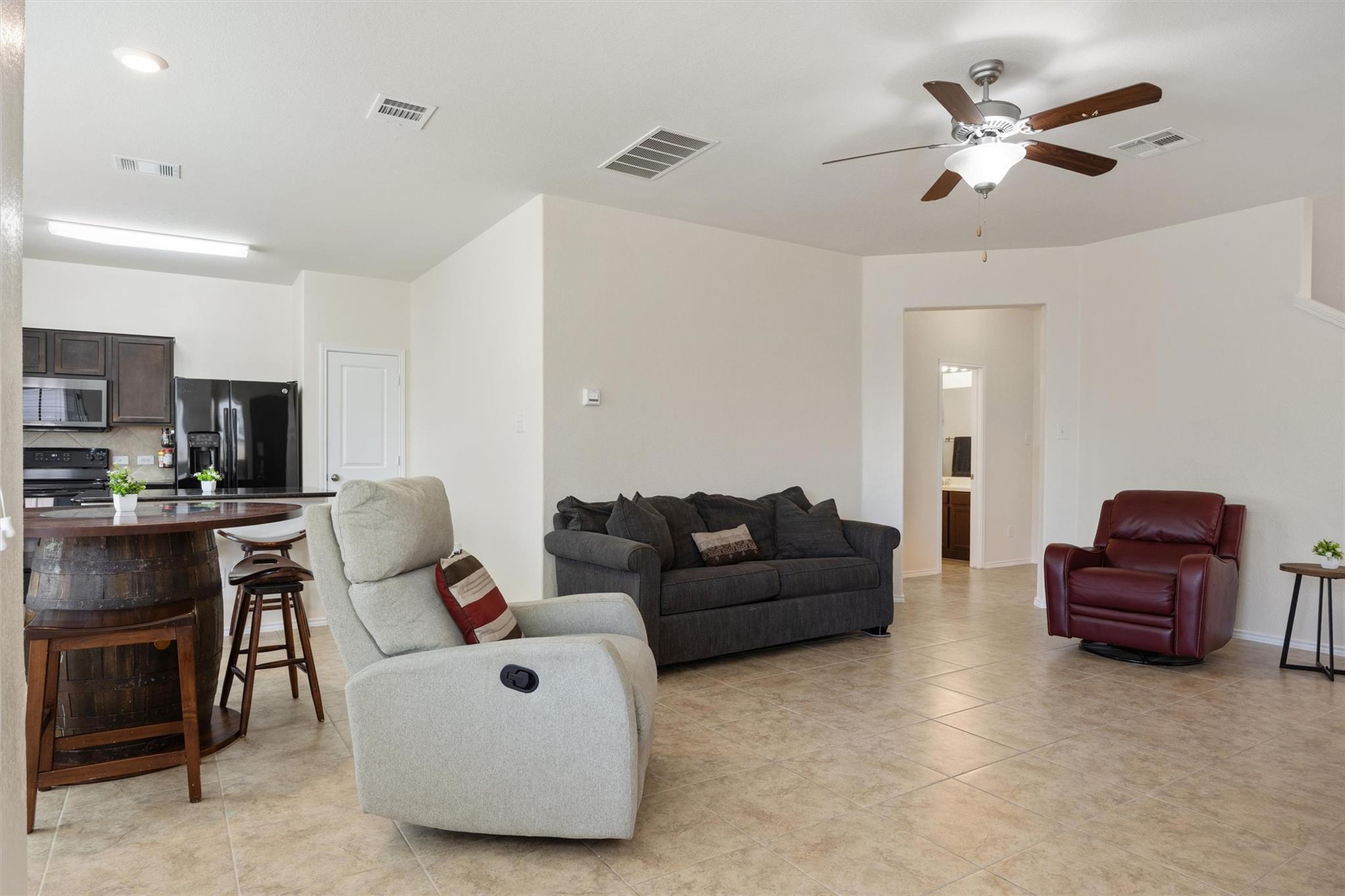 400 Circle WAY