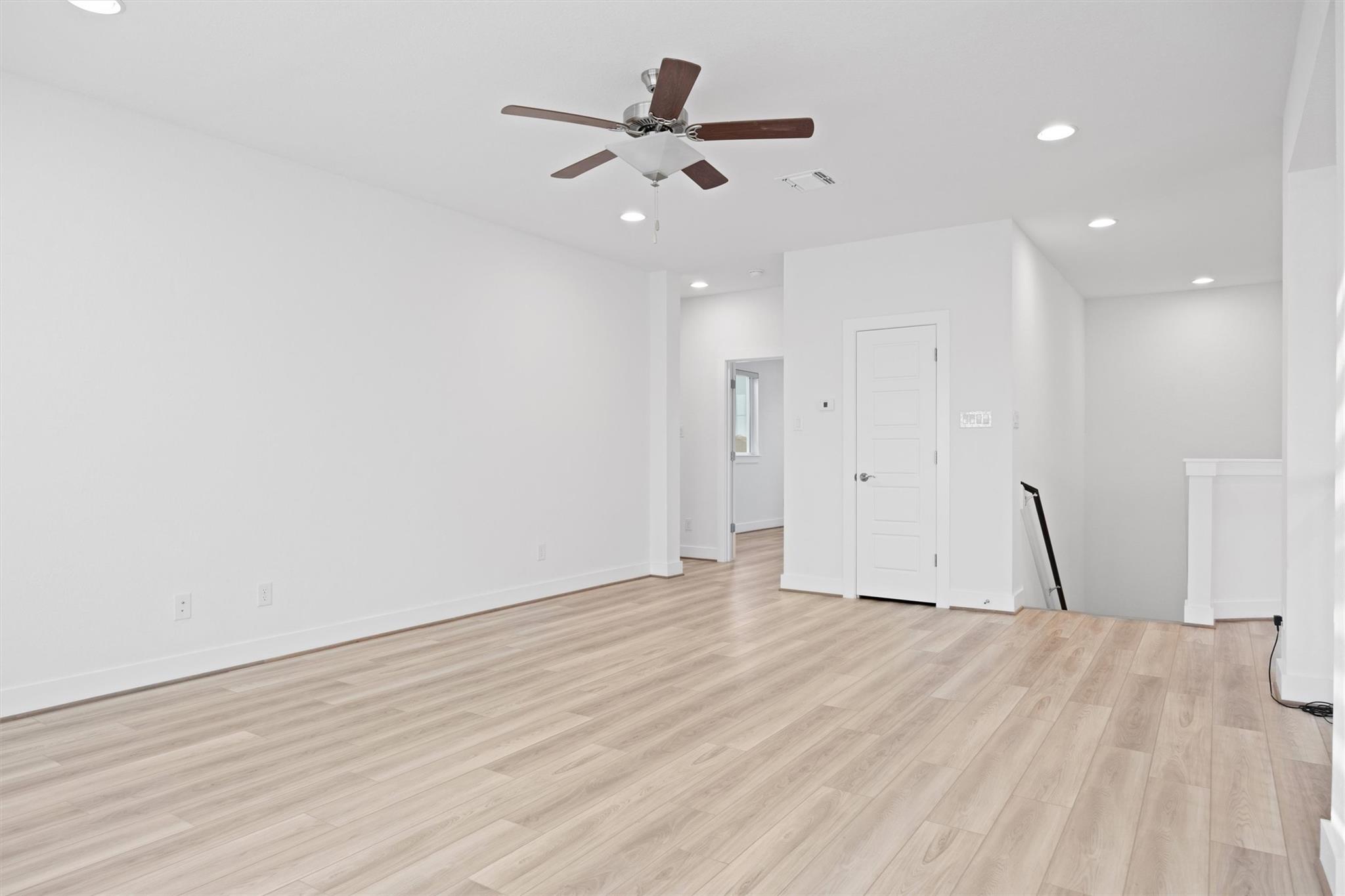 213 Great Lawn BND