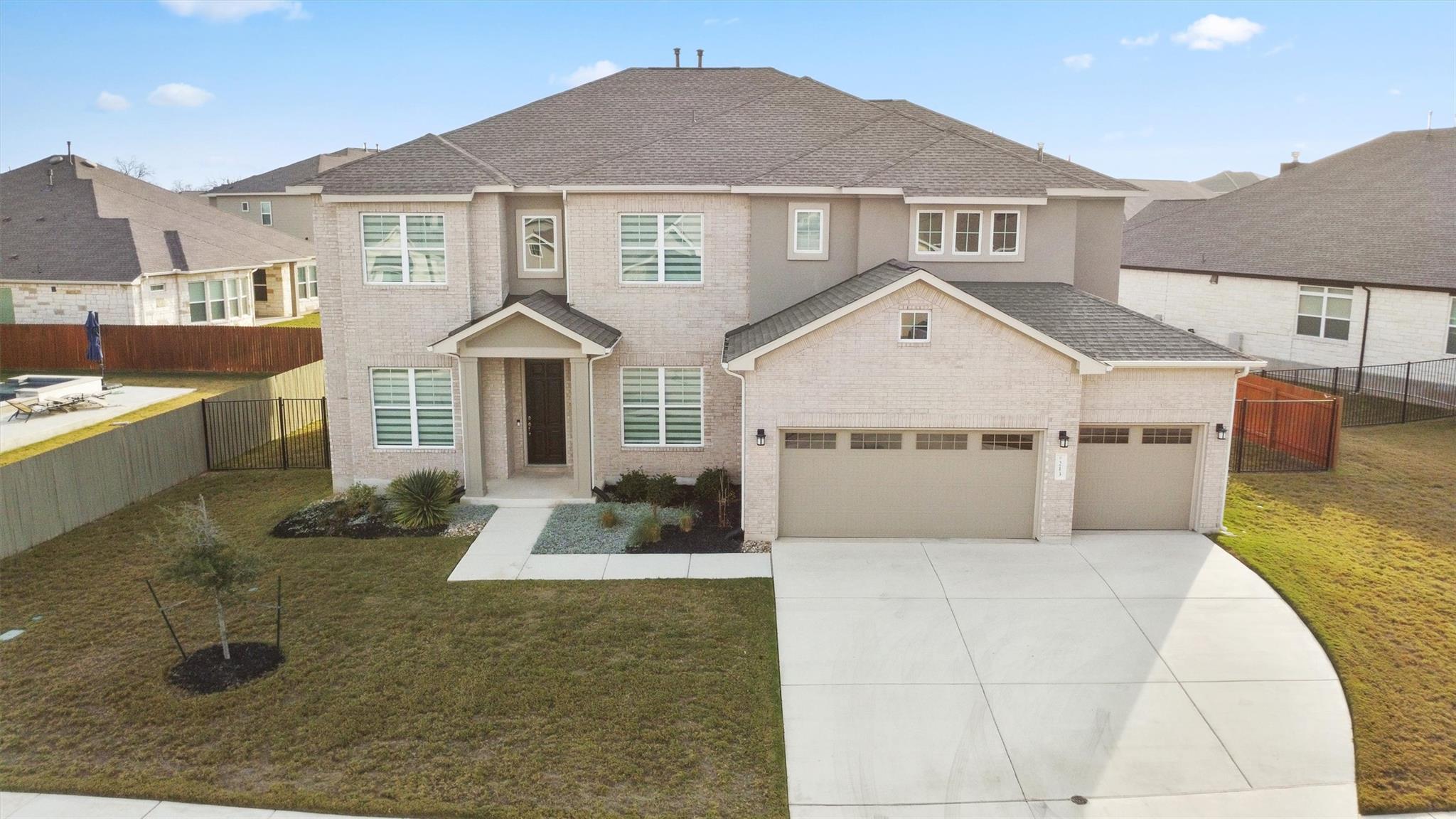 213 Great Lawn BND